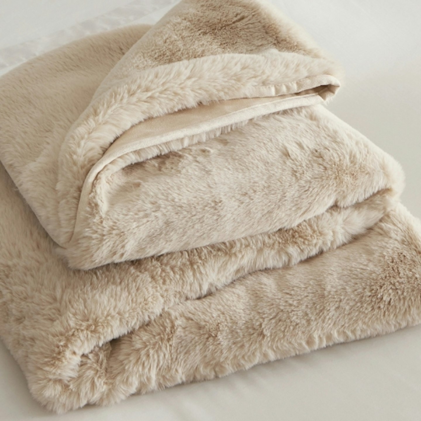 The White Company Super Soft Faux Fur Heated Blanket