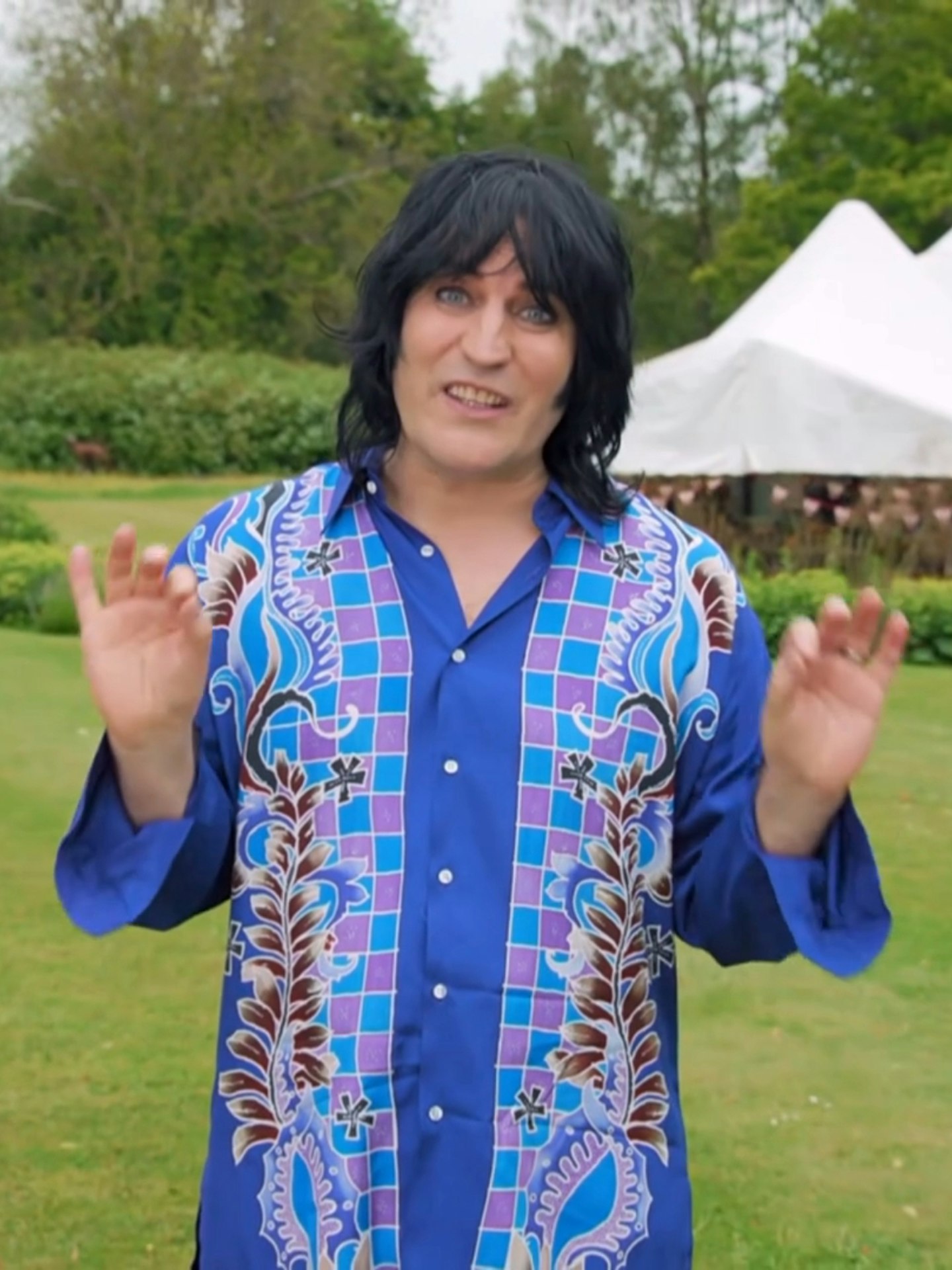 noel-fielding-bake-off-shirts