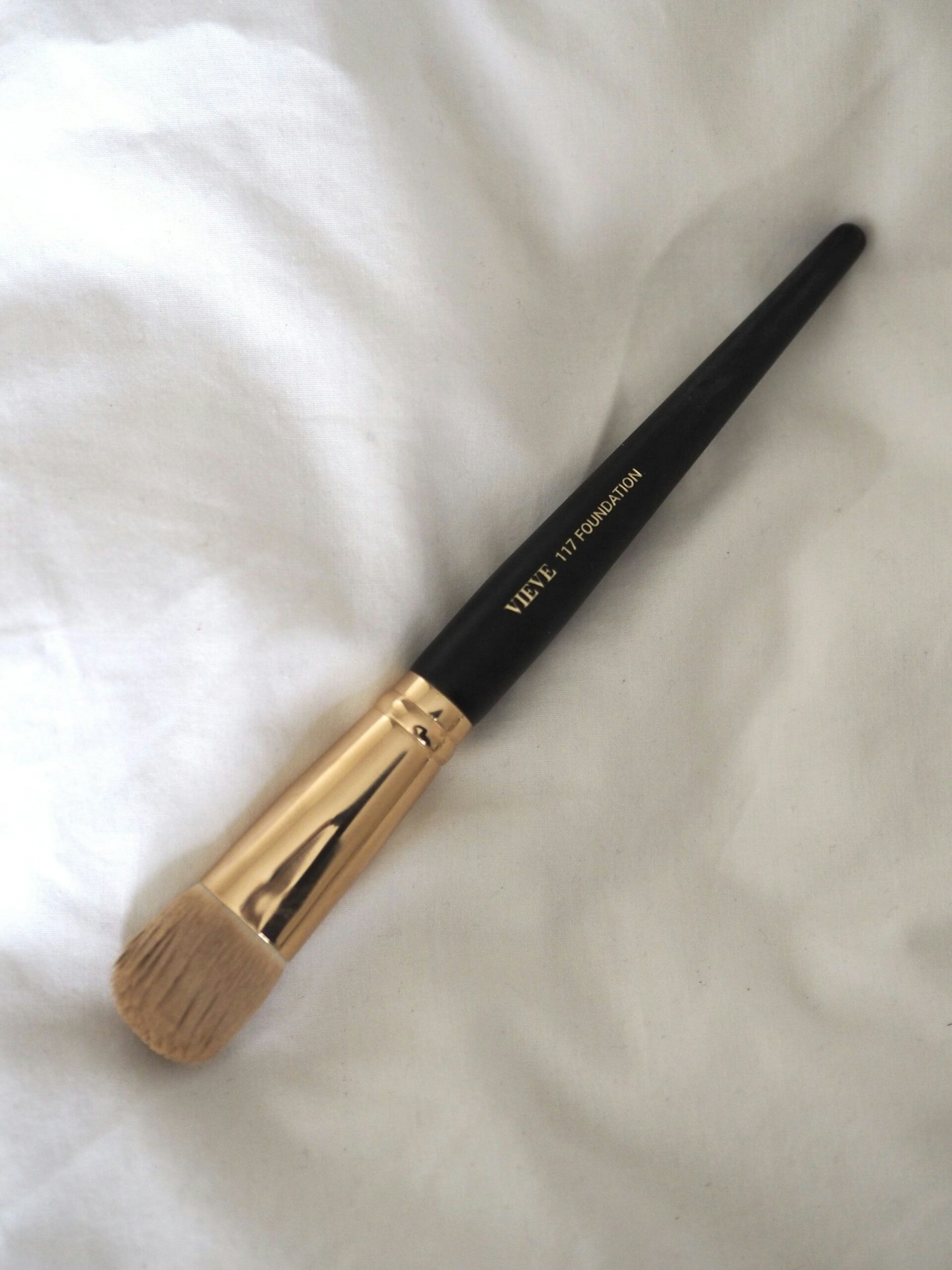 Vieve 117 Foundation Brush