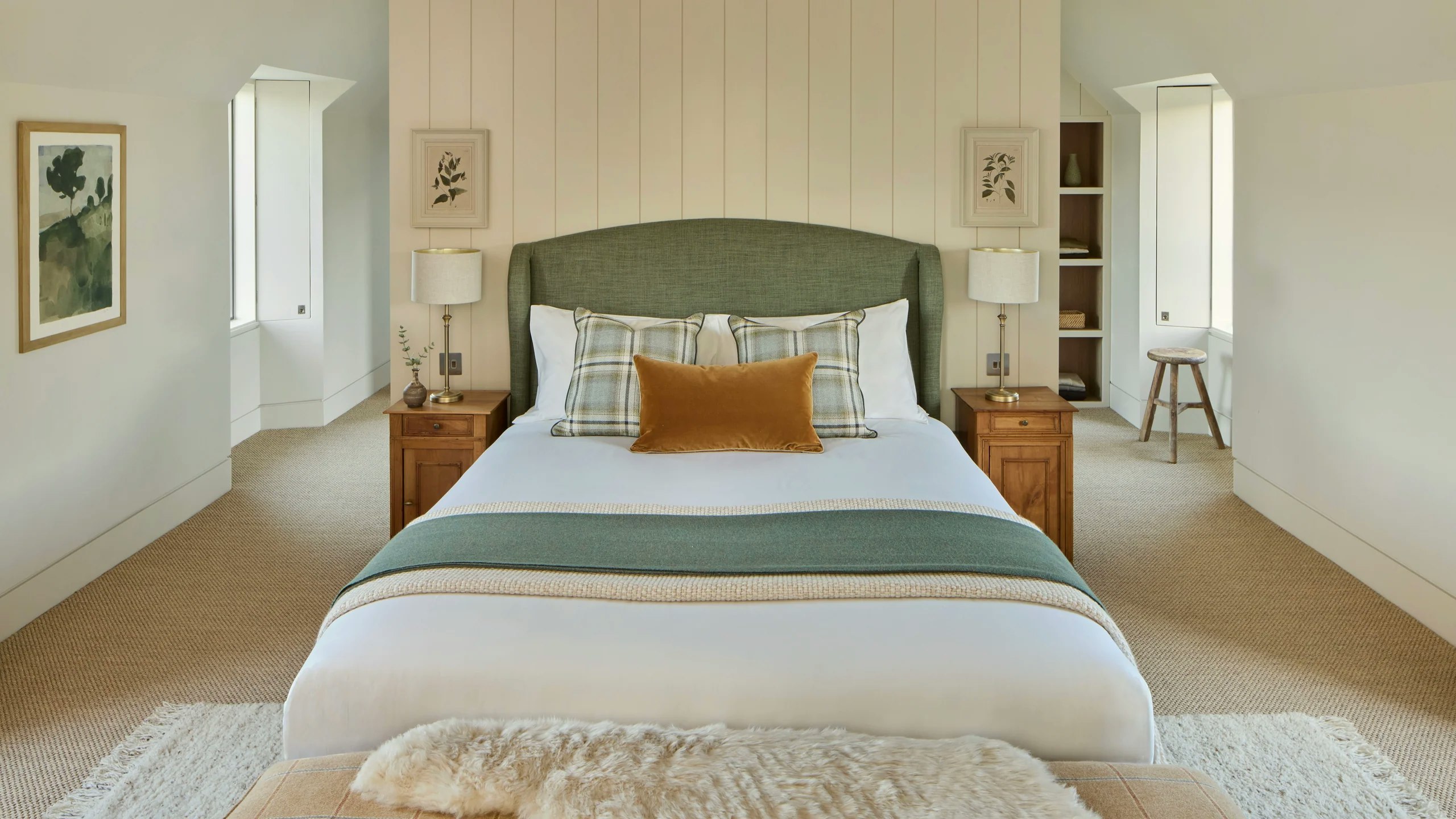 H36_SCOTLAND_II_MAIN_BEDROOM_01_LowRes_16x9_6a5a1620-27a2-4f37-8b9b-509dbaba33c0