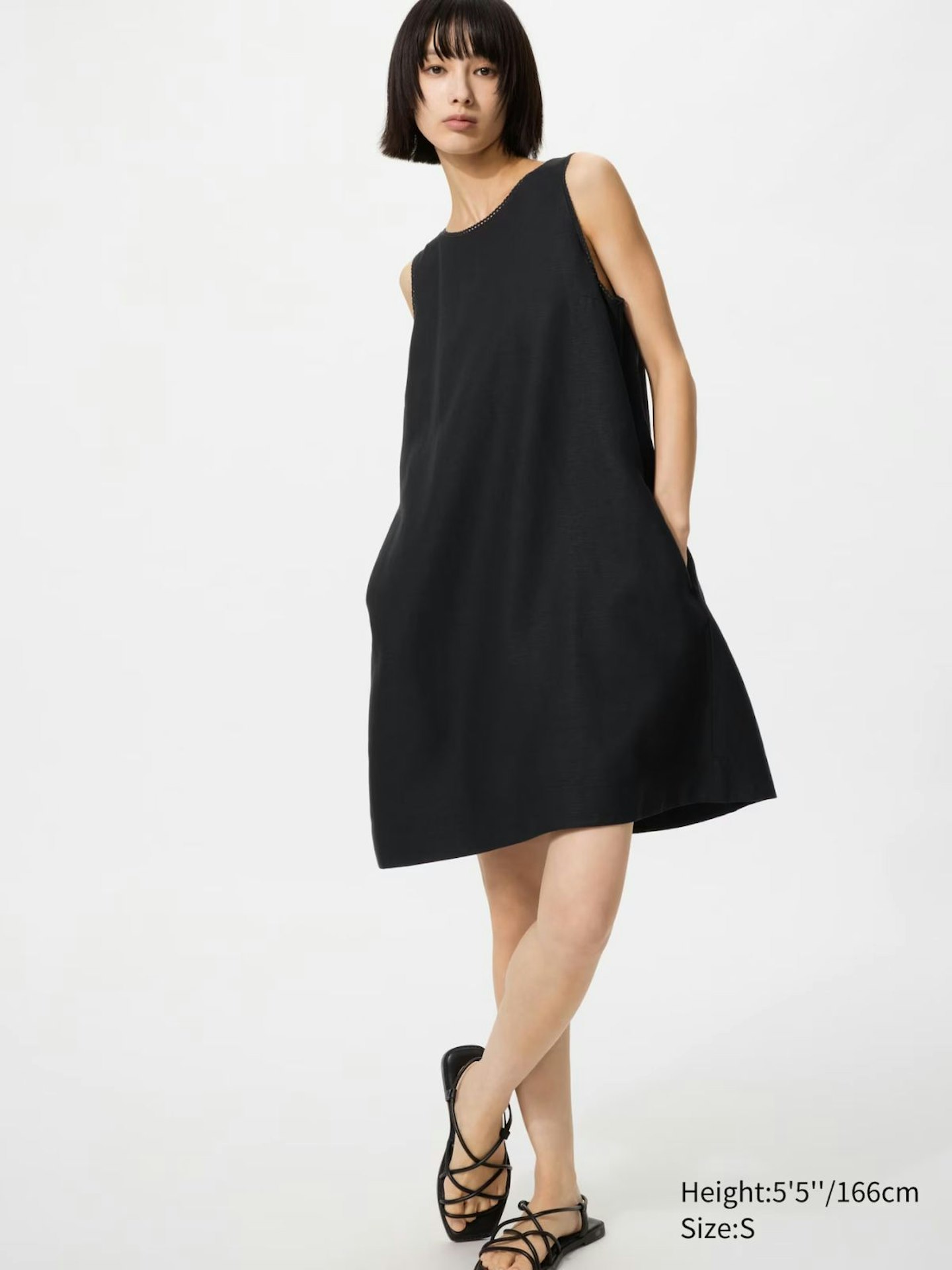 Uniqlo's Popular Linen Dress Is Back For Spring In New Colours Uniqlo's Popular Linen Dress Is Back For Spring In New Colours