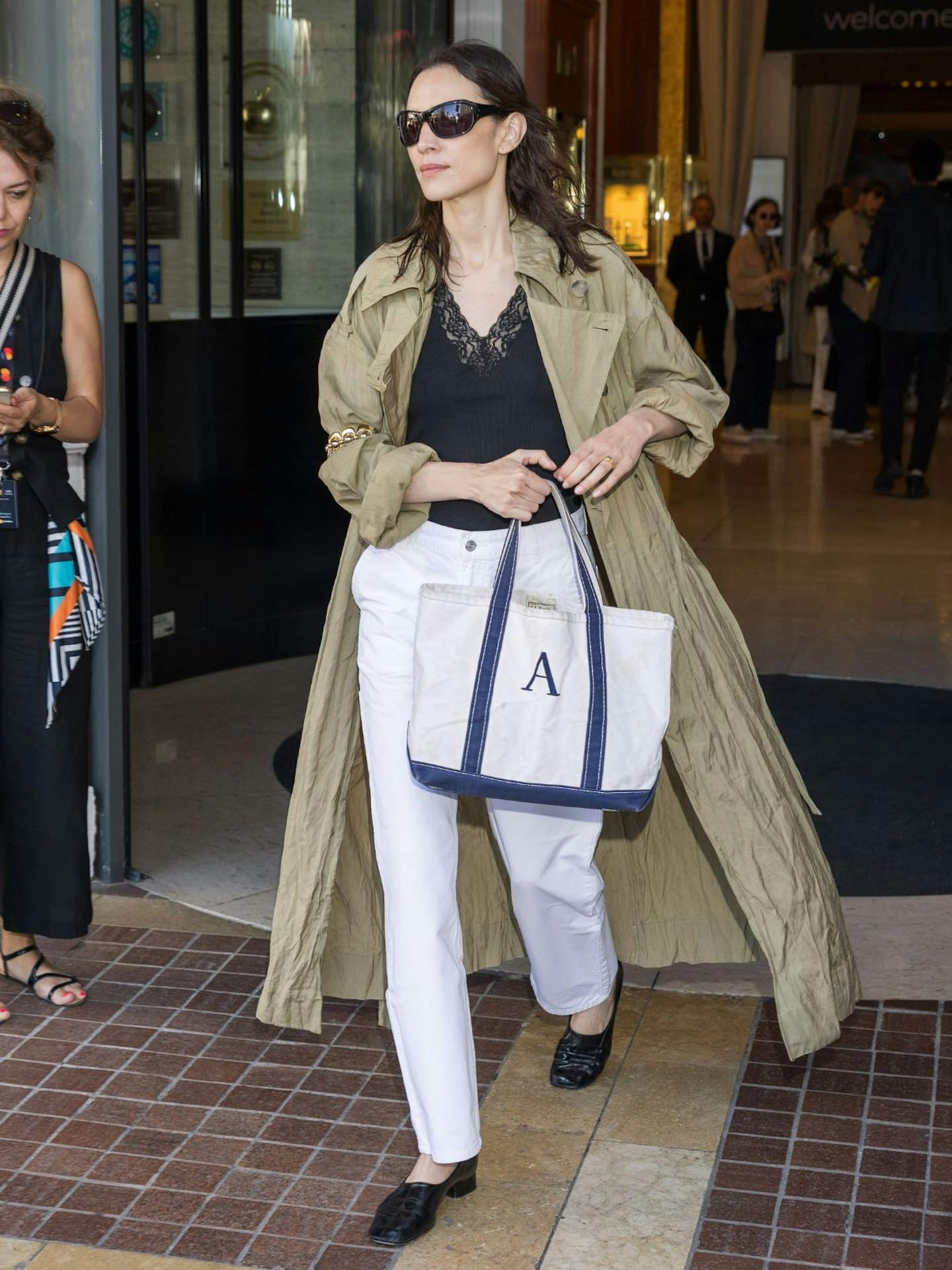 Alexa Chung Outfit