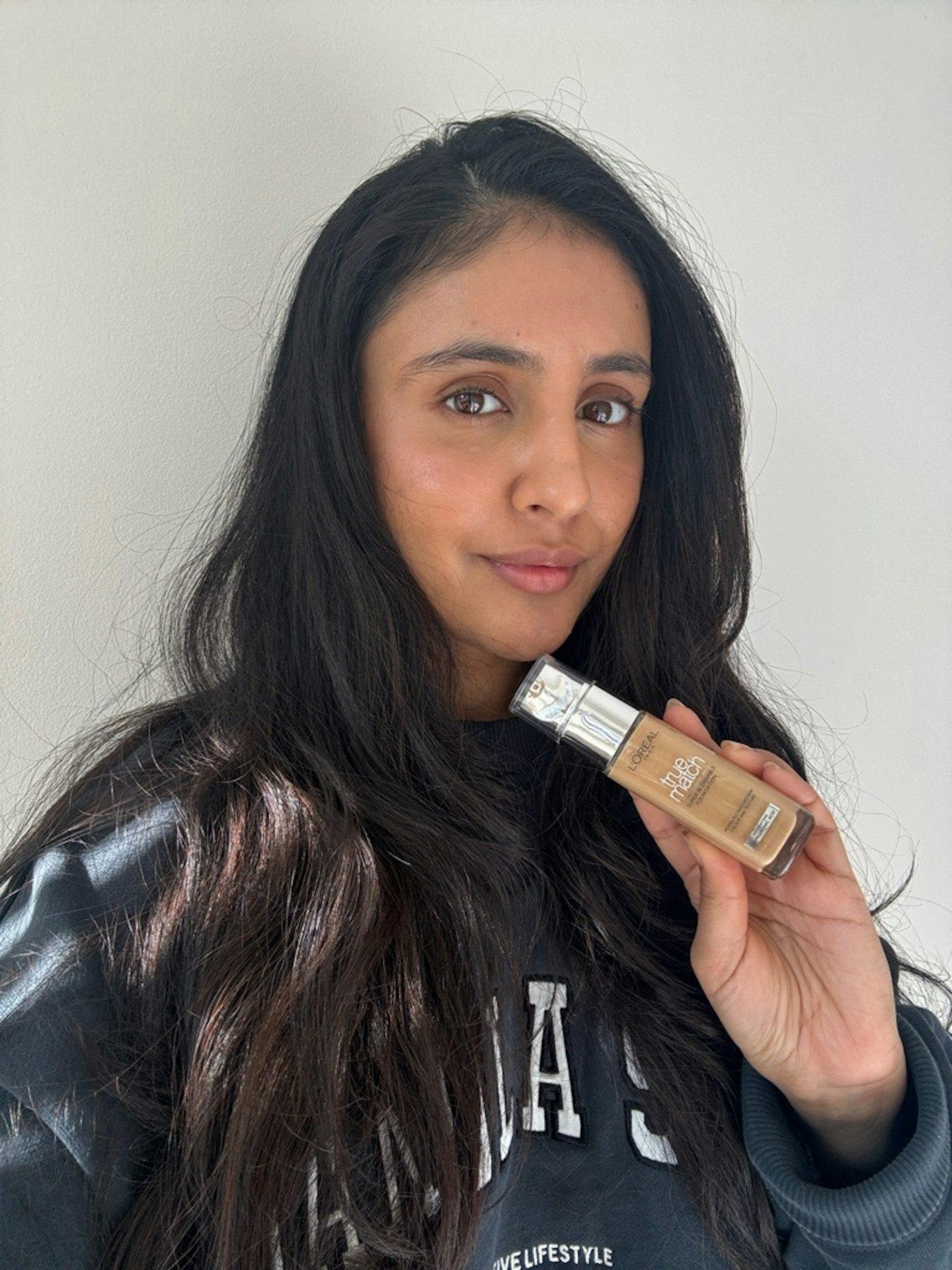 Sameeha Shaikh using the L'Oreal Paris True Match Liquid Foundation