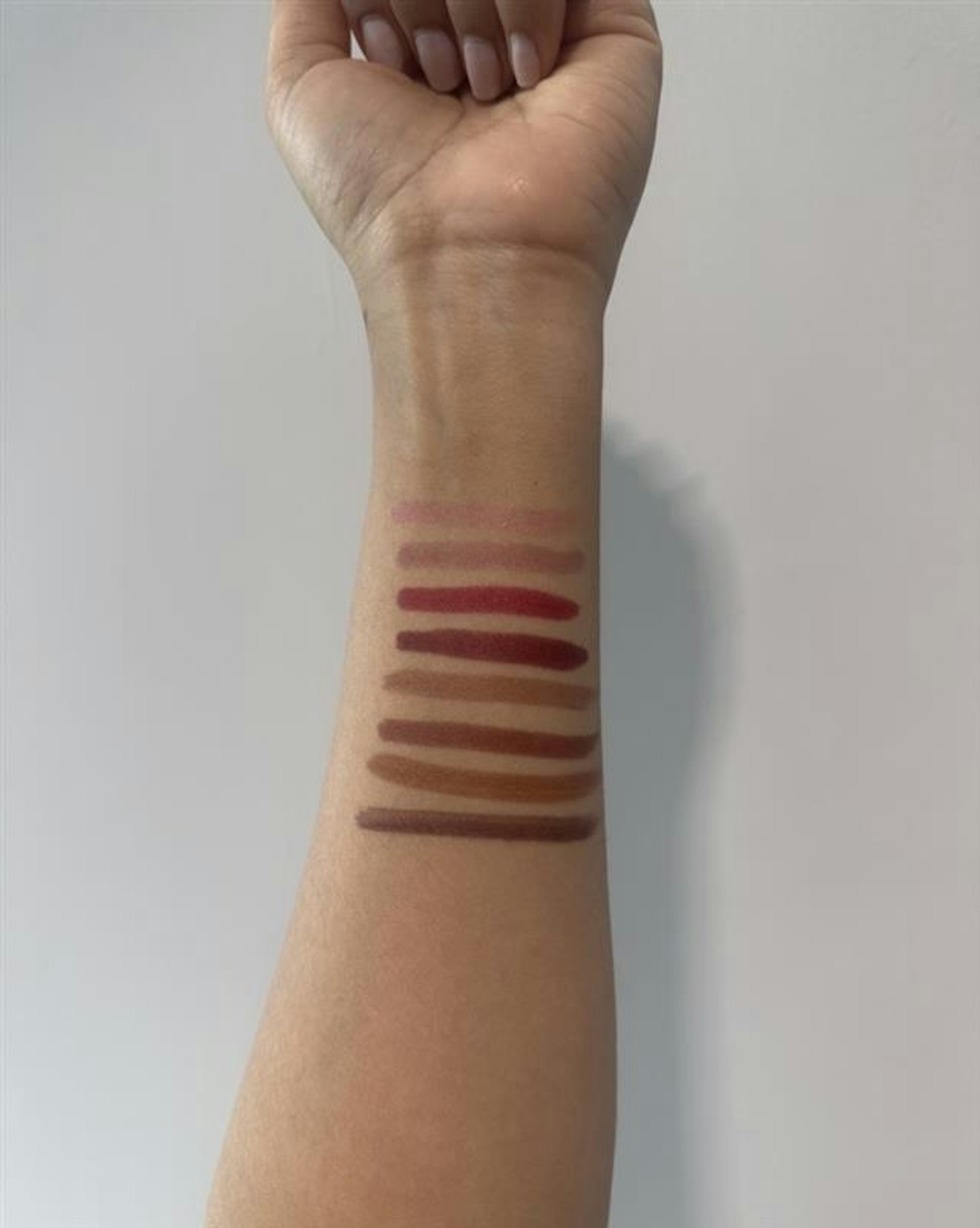 Sameeha Shaikh using the Huda Beauty Lip Contour Stain