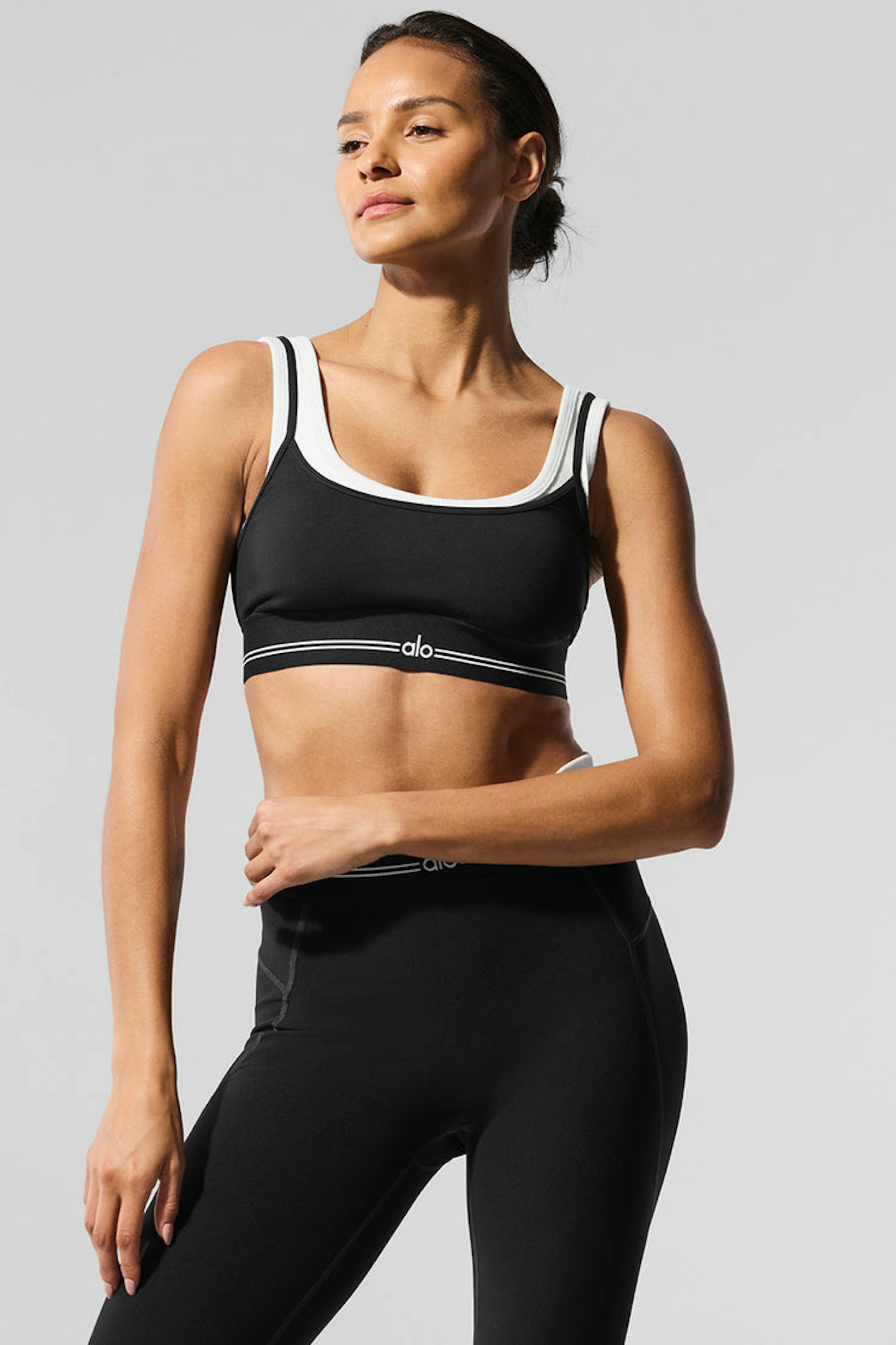 Kendall Jenner Just Wore The Viral Alo Yoga Leggings