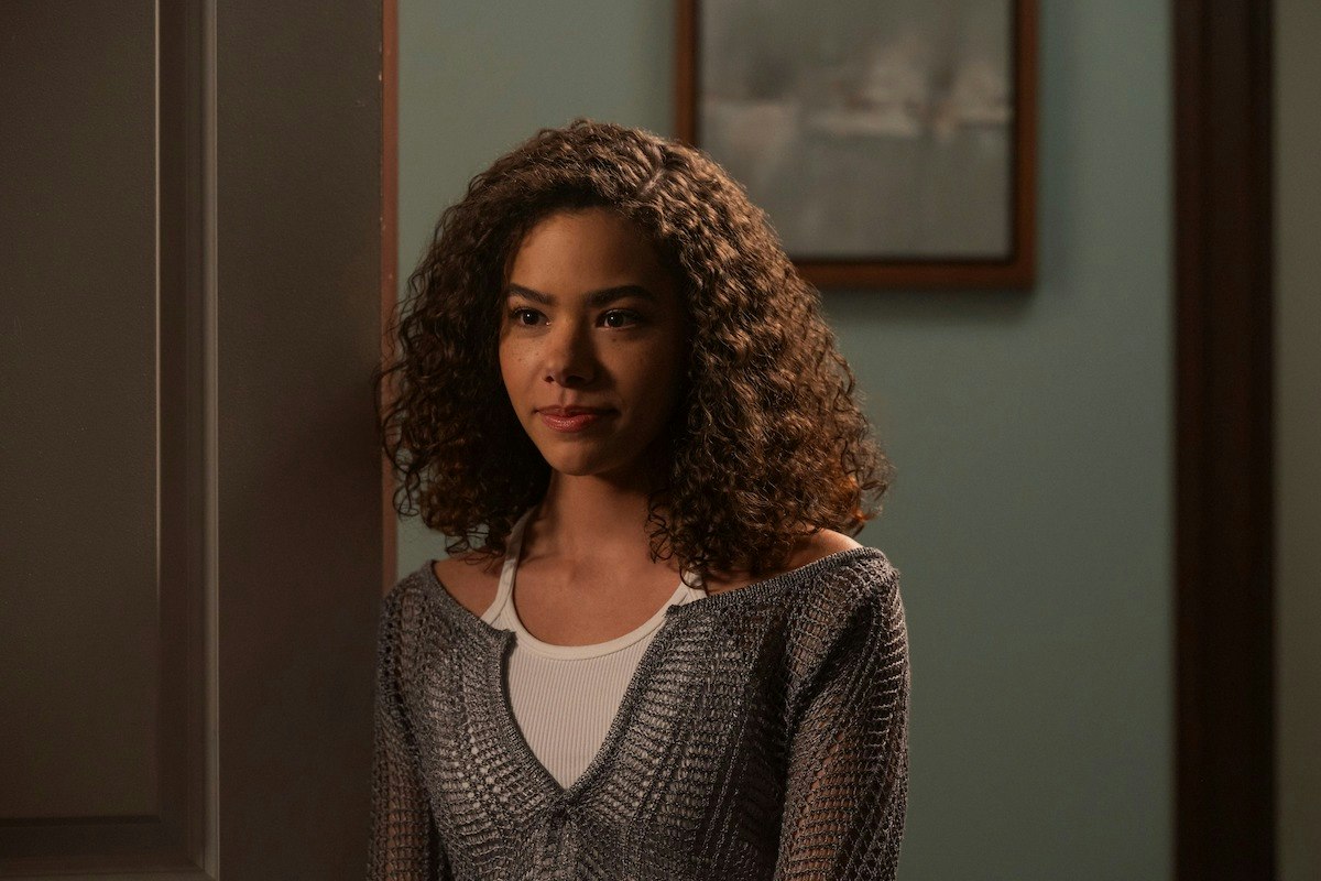 Meet The Cast Of Ginny And Georgia Season Three