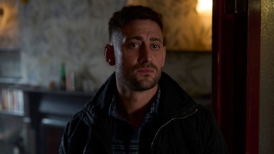 Michael Socha como Steve