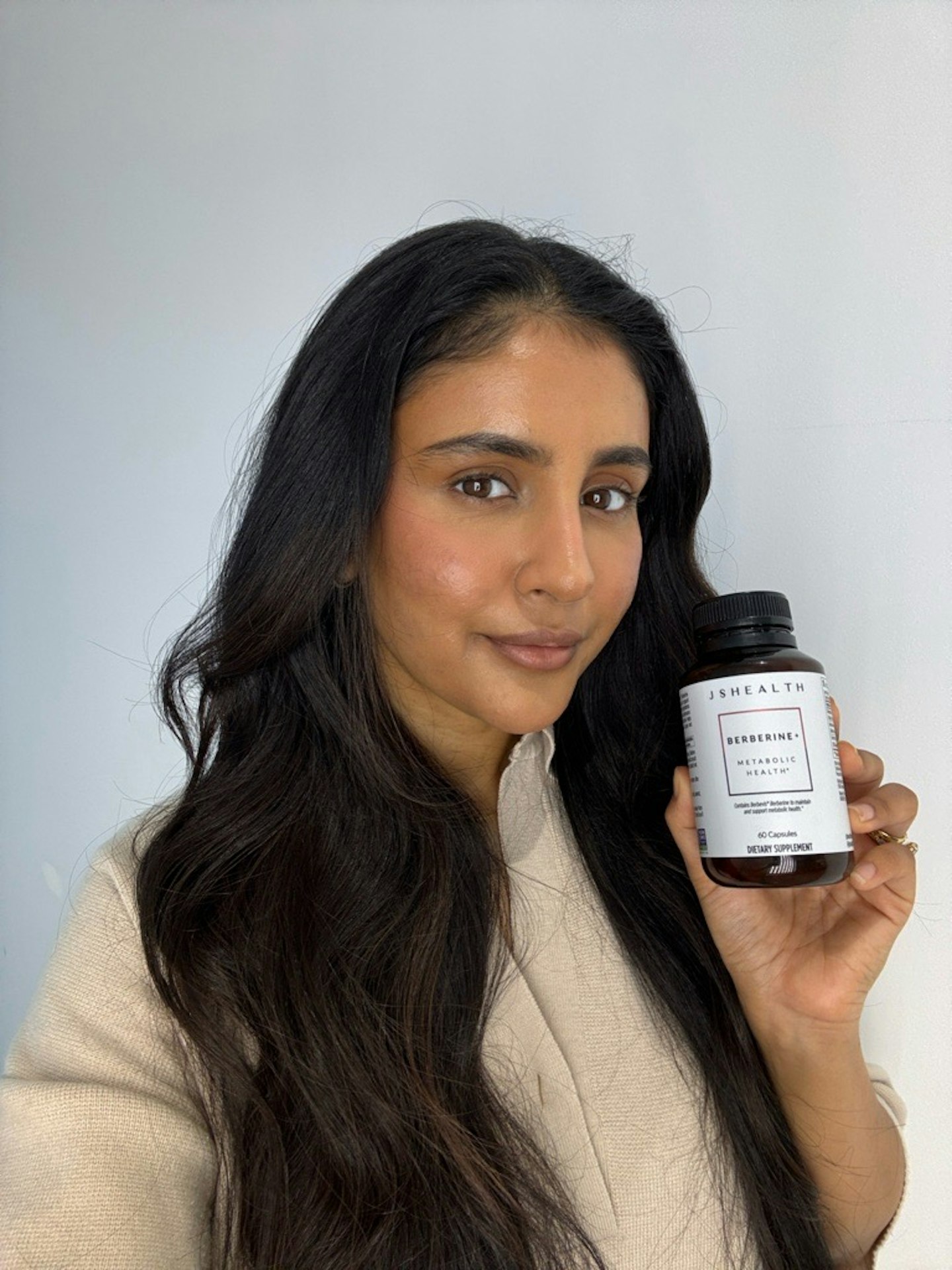 Sameeha Shaikh, beauty writer, using the JSHealth Vitamins Berberine+