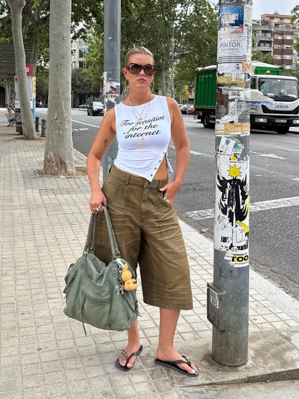 i-ve-seen-so-many-people-carrying-this-free-people-tote