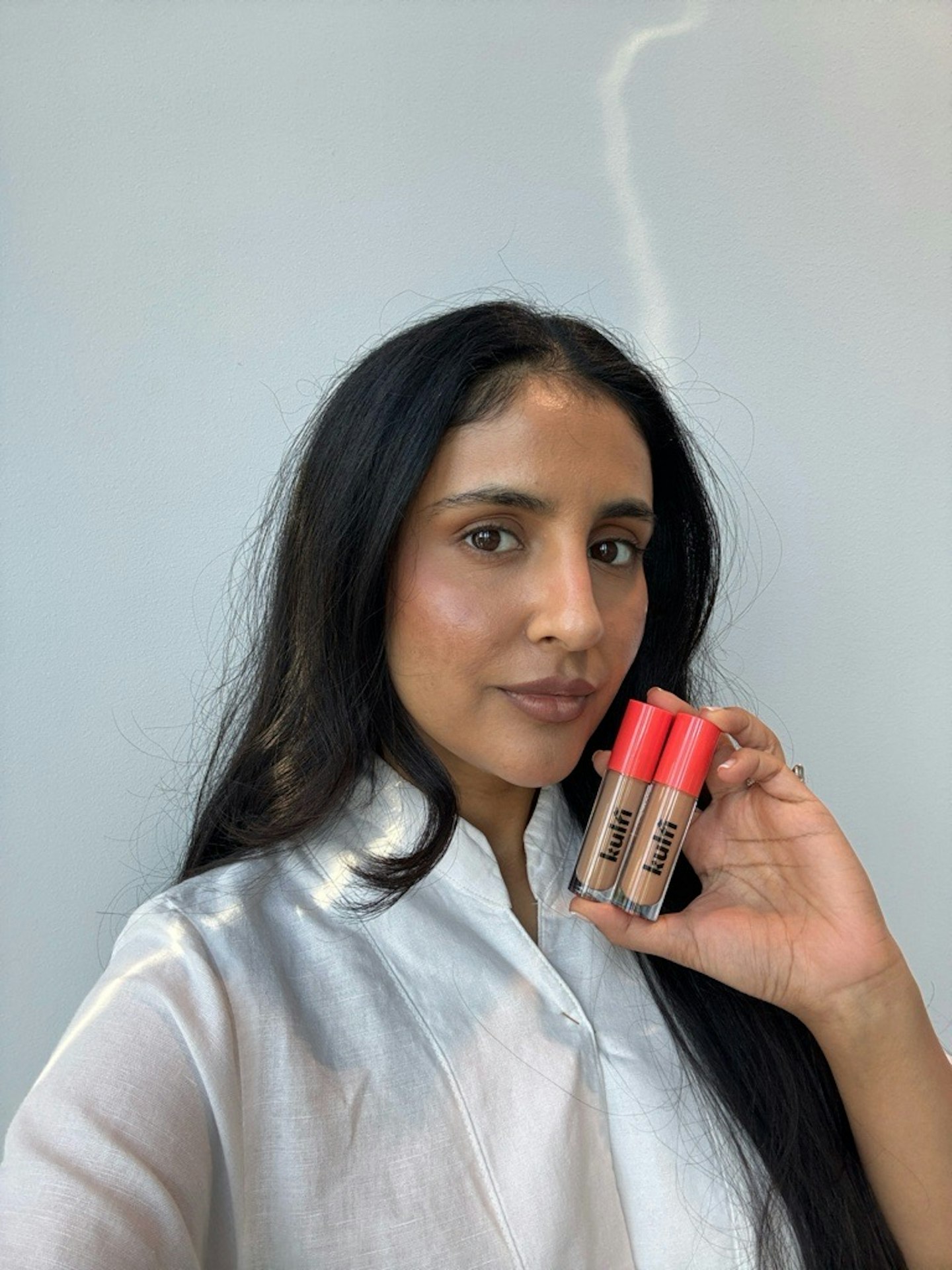 Sameeha using the Kulfi Main Match Concealer