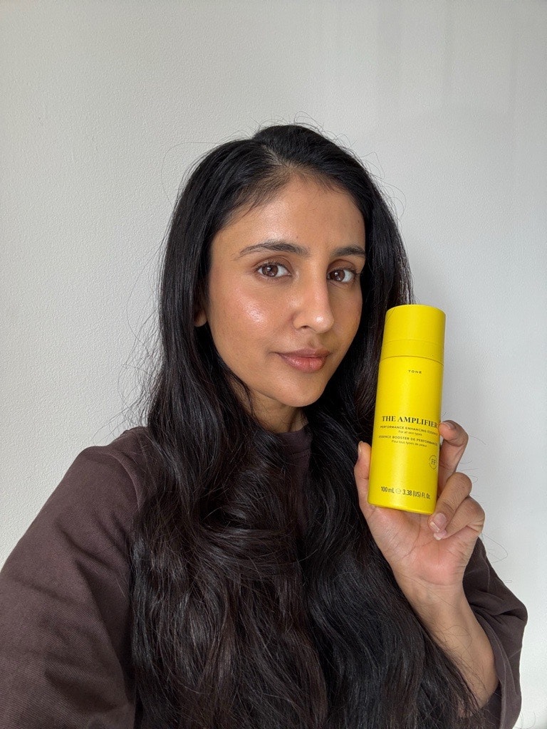 Sameeha Shaikh, beauty writer, using the Skin Rocks The Amplifier