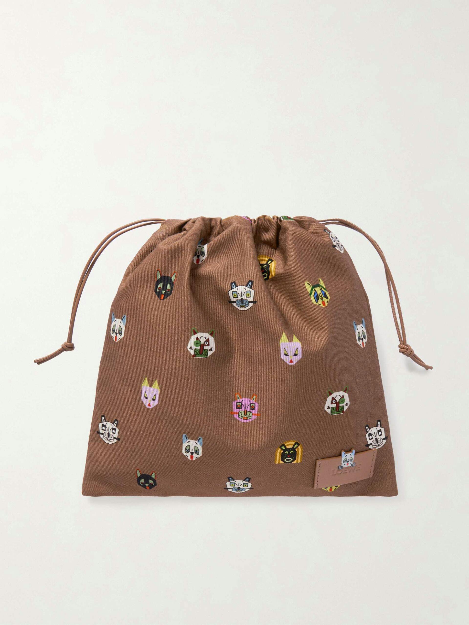 Prada's New Pouch Bag Has Set A Trend – And It's Under £600 Prada's New Pouch Bag Has Set A Trend – And It's Under £600