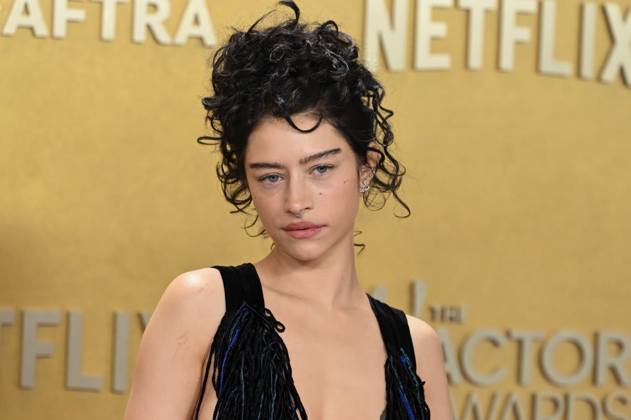 Forget The Arch! Celebrities Say The Snatched Flat Brow Is The Next Big Beauty Move