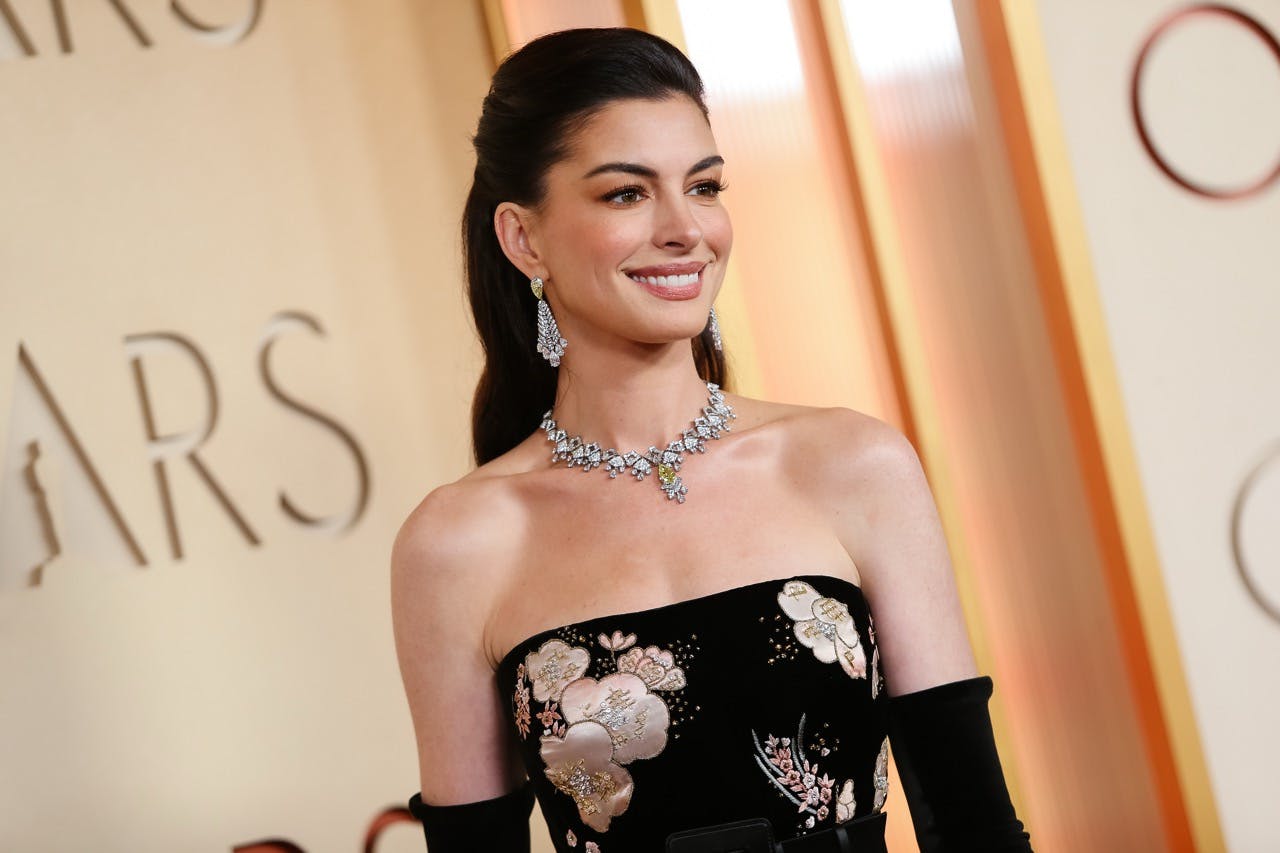 Anne Hathaway's Scenes In The Odyssey Have Ignited A Huge Debate On Beauty Standards