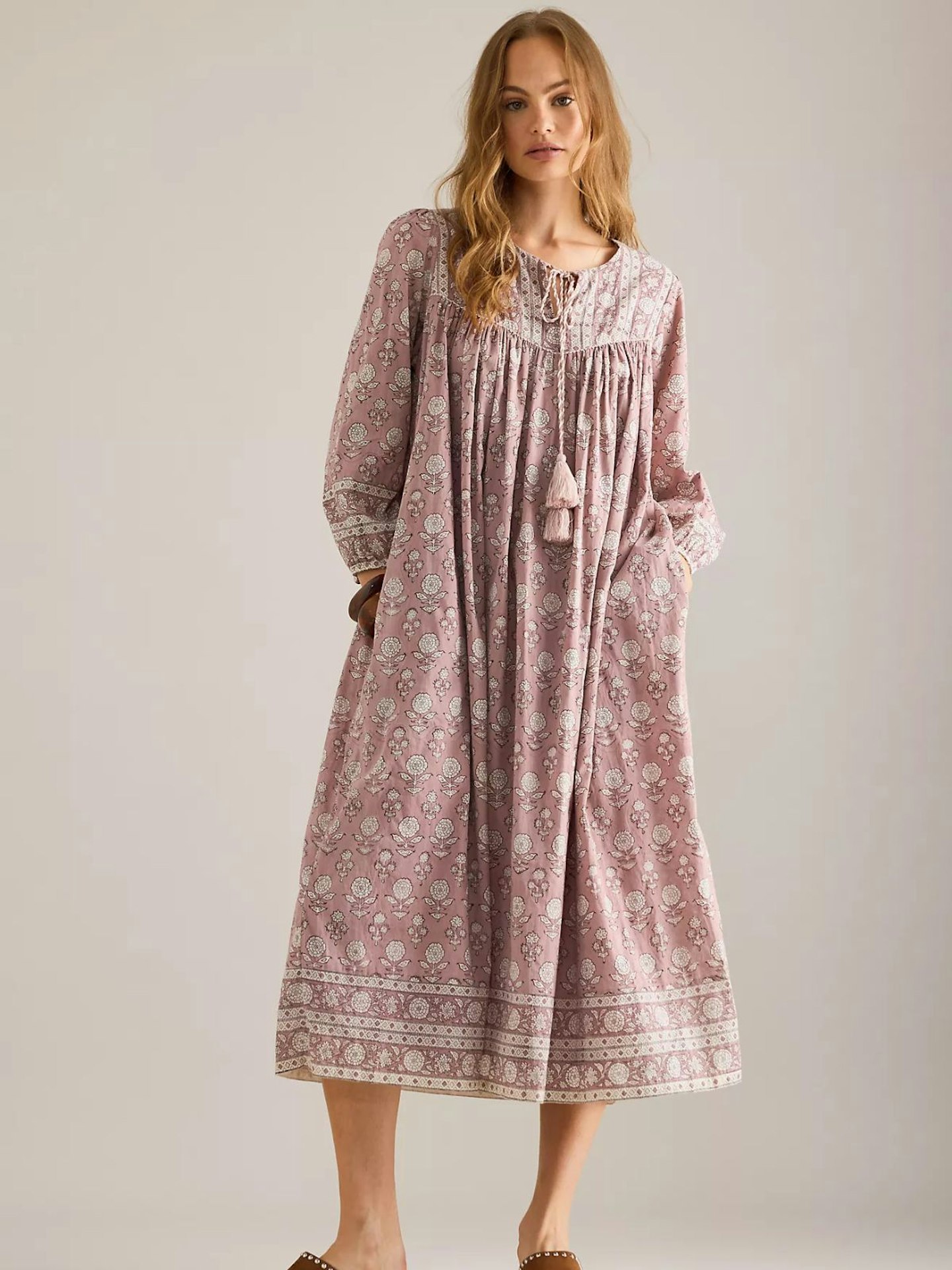 Kate Moss Just Wore A Boho Dress That Takes Us Back To 2006