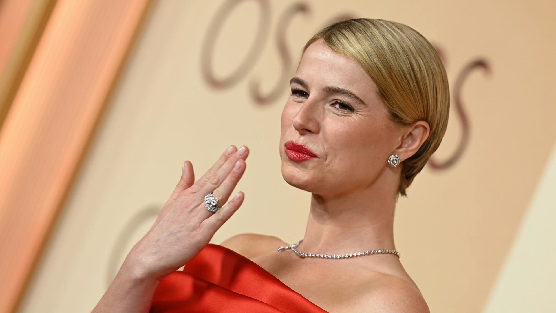 The internet can't believe the secret meaning behind Jessie Buckley's Oscars perfume