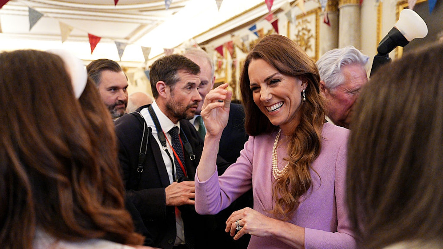 Kate Middleton Just Wore The Late Queen Elizabeth's Jewels Kate Middleton Just Wore The Late Queen Elizabeth's Jewels