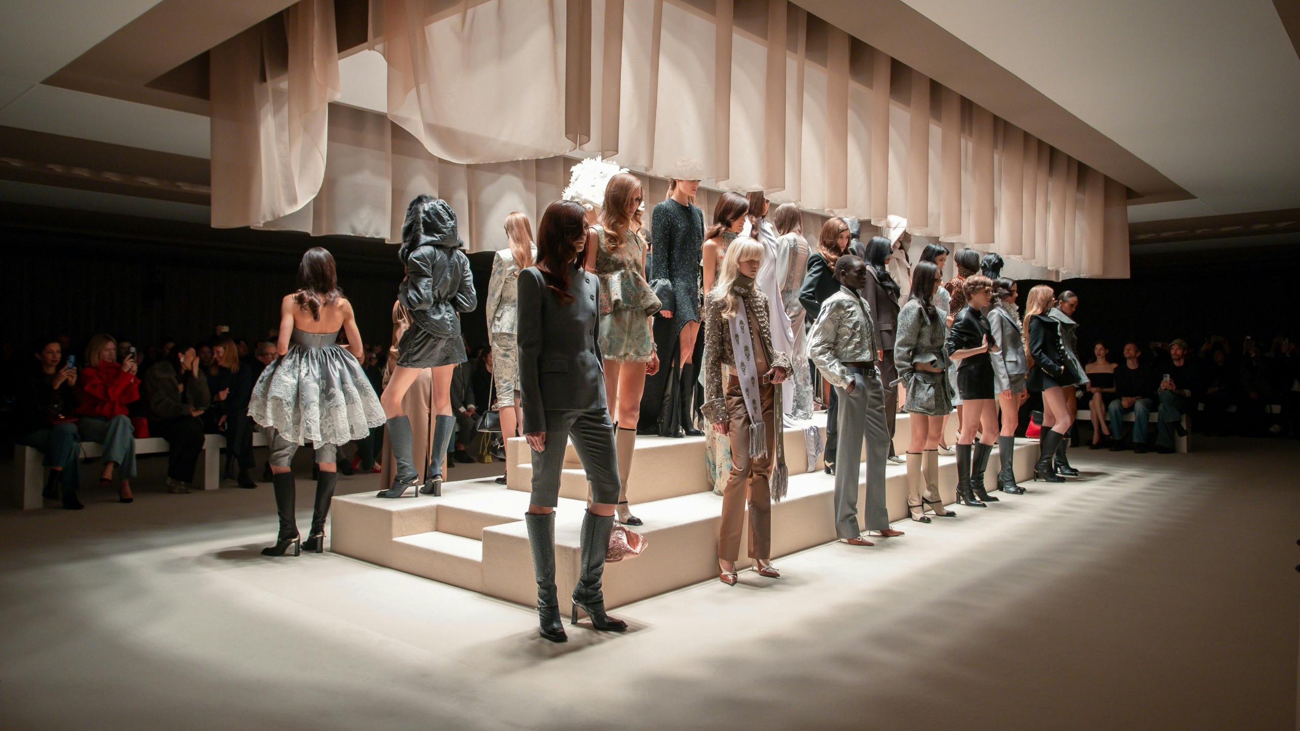 McQueen Returns To London Fashion Week Schedule
