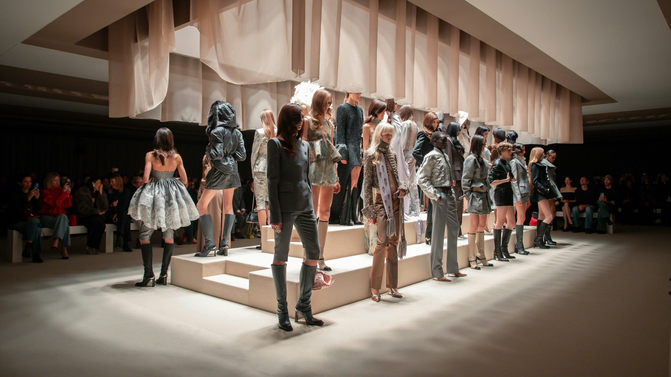 McQueen Returns To London Fashion Week Schedule