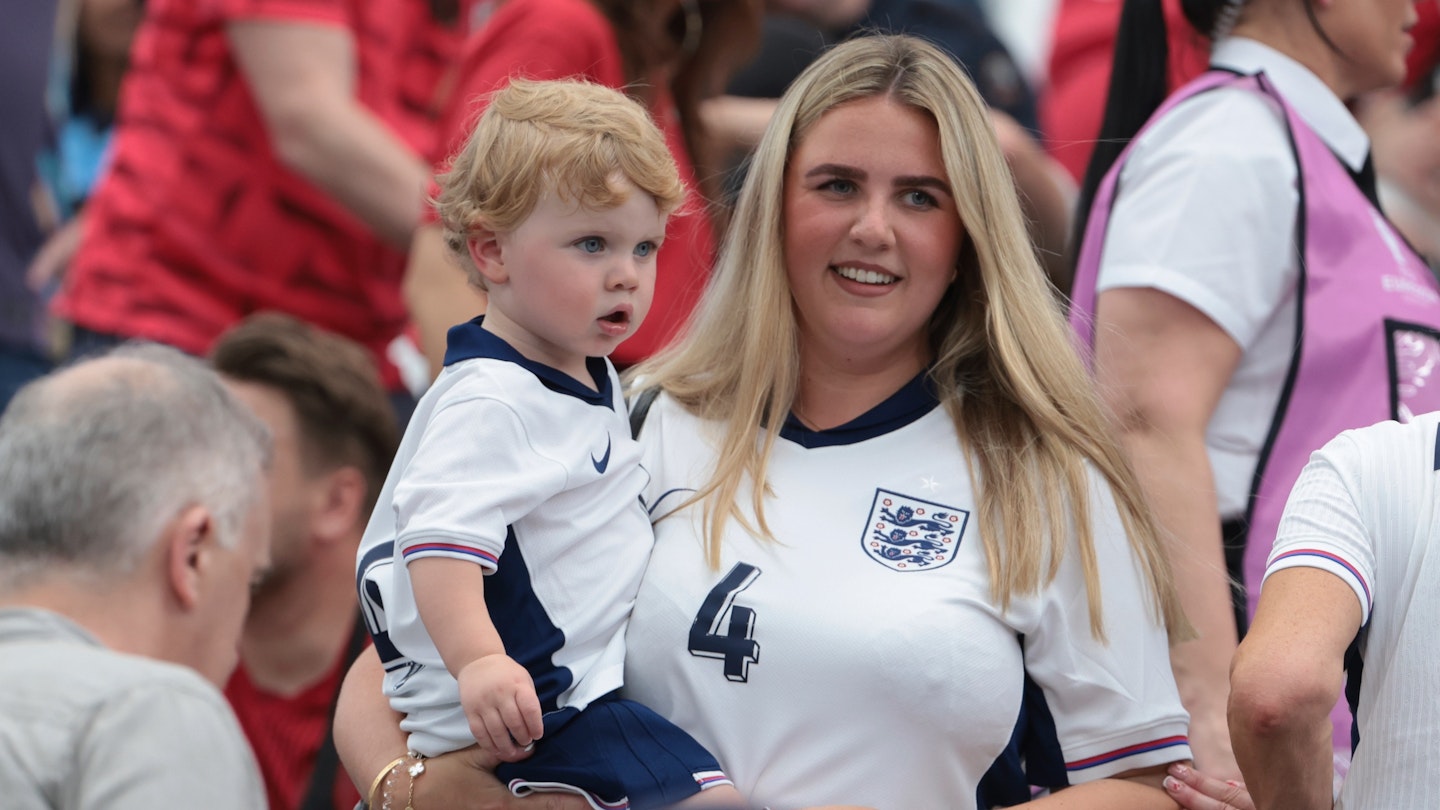 Who Is Declan Rice s Girlfriend Lauren Fryer who-is-declan-rice-s-girlfriend-lauren-fryer