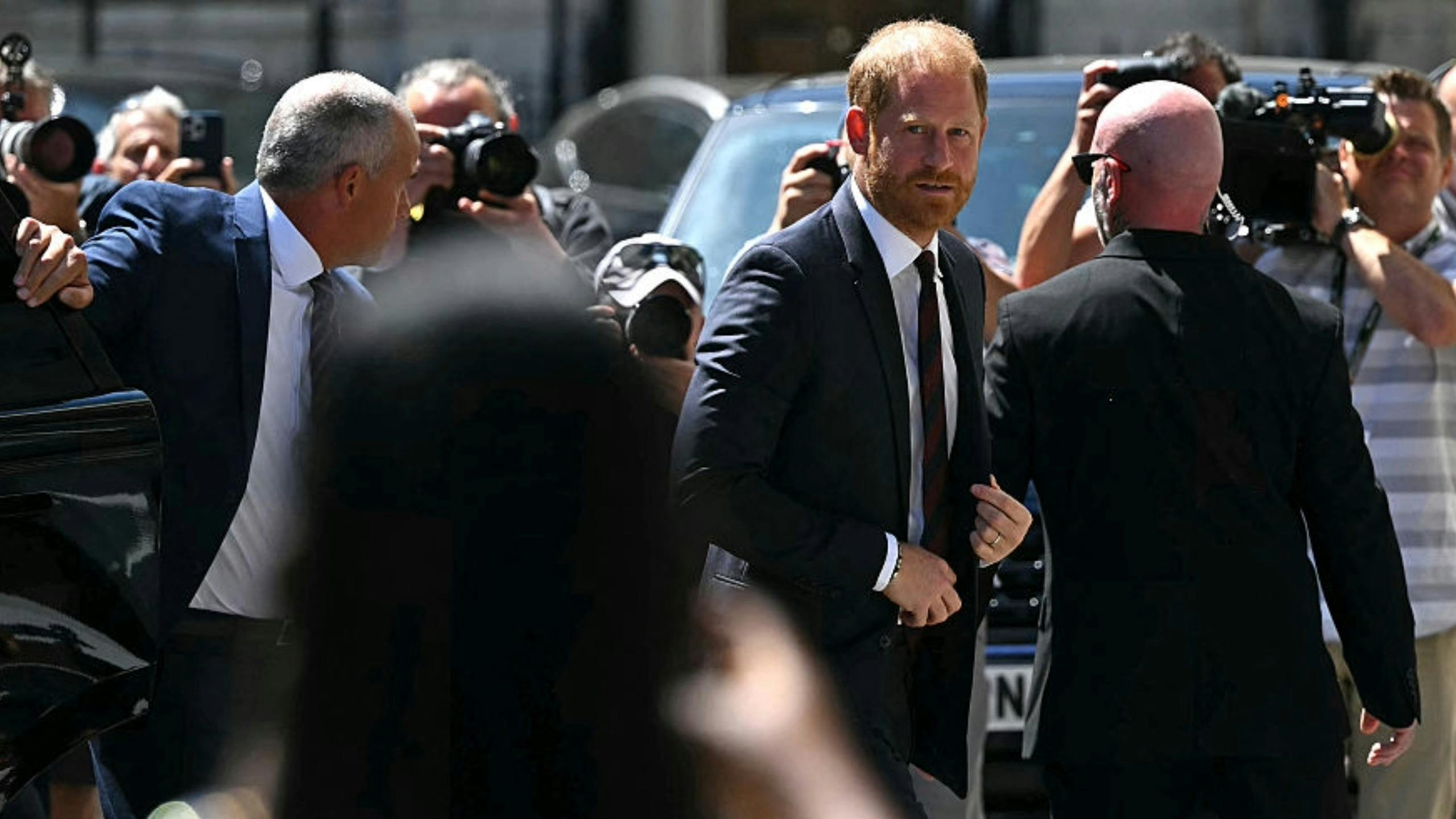 The royal family have all agreed to respond to Prince Harry's UK visit in the same way