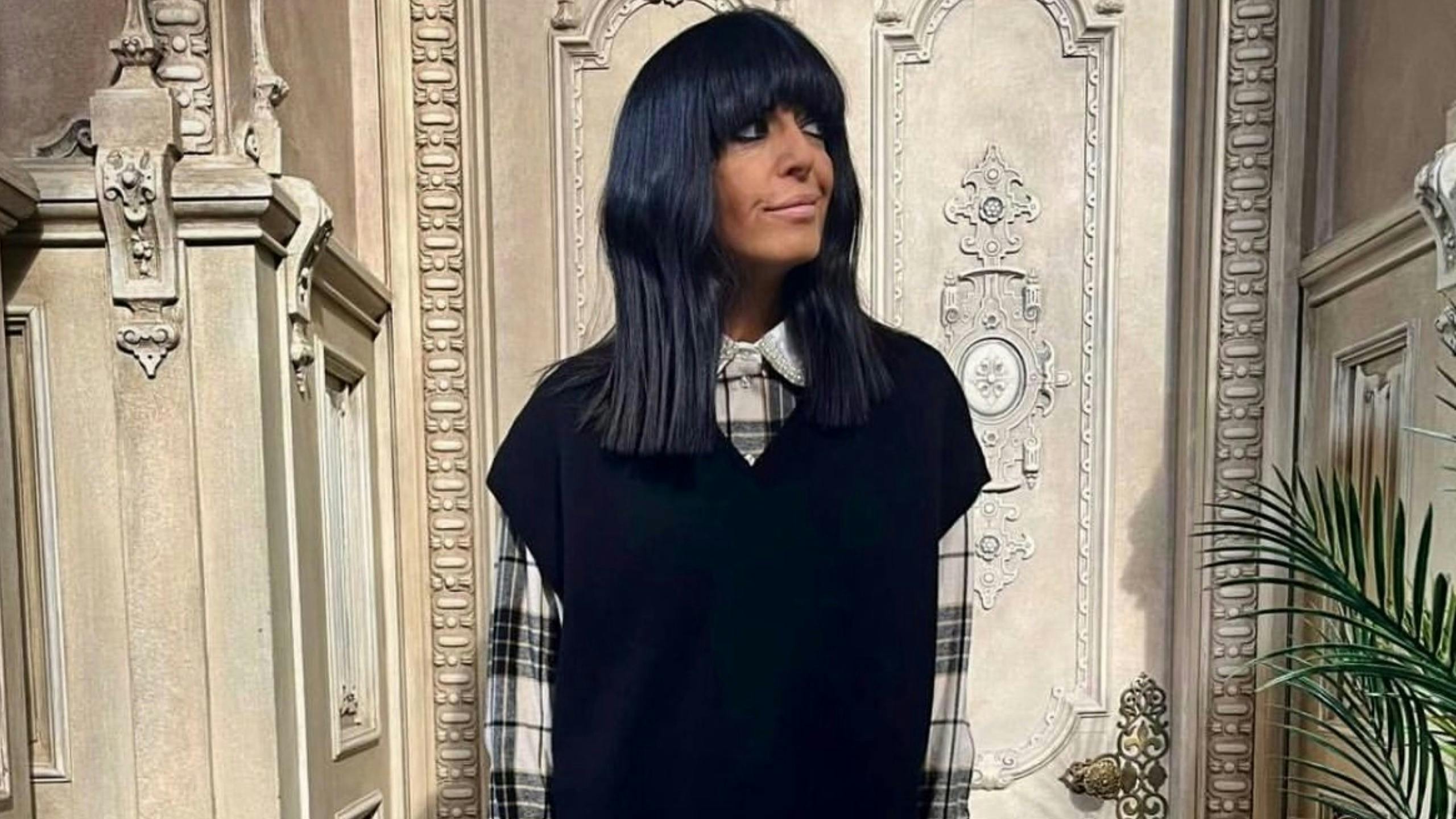 Claudia Winkleman bleibt Holland Cooper in ihrem Traitors-Stil treu