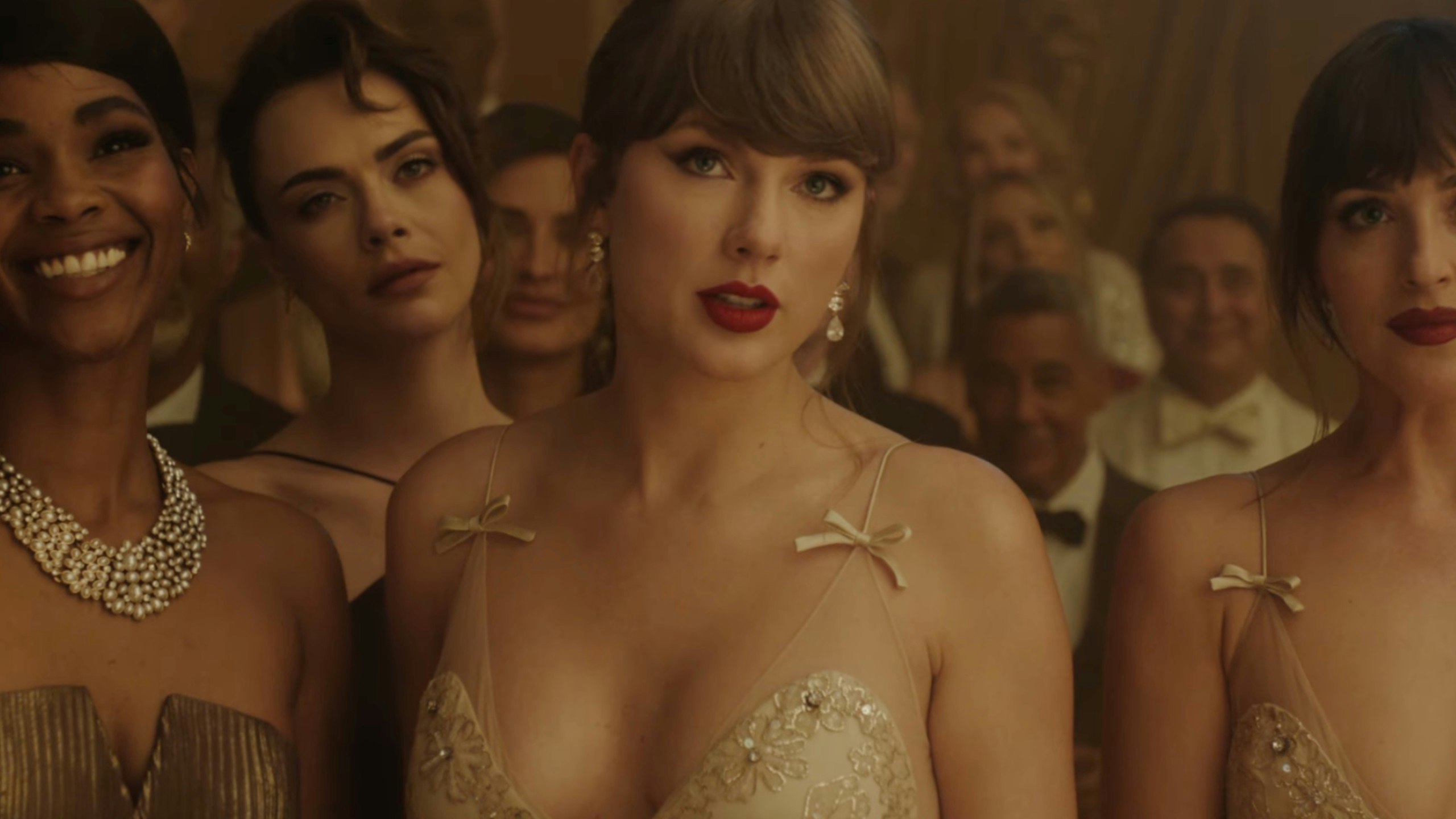 I’ve Found Taylor Swift’s Exact Earrings From ‘Patient Zero’ – And They’re Under £75