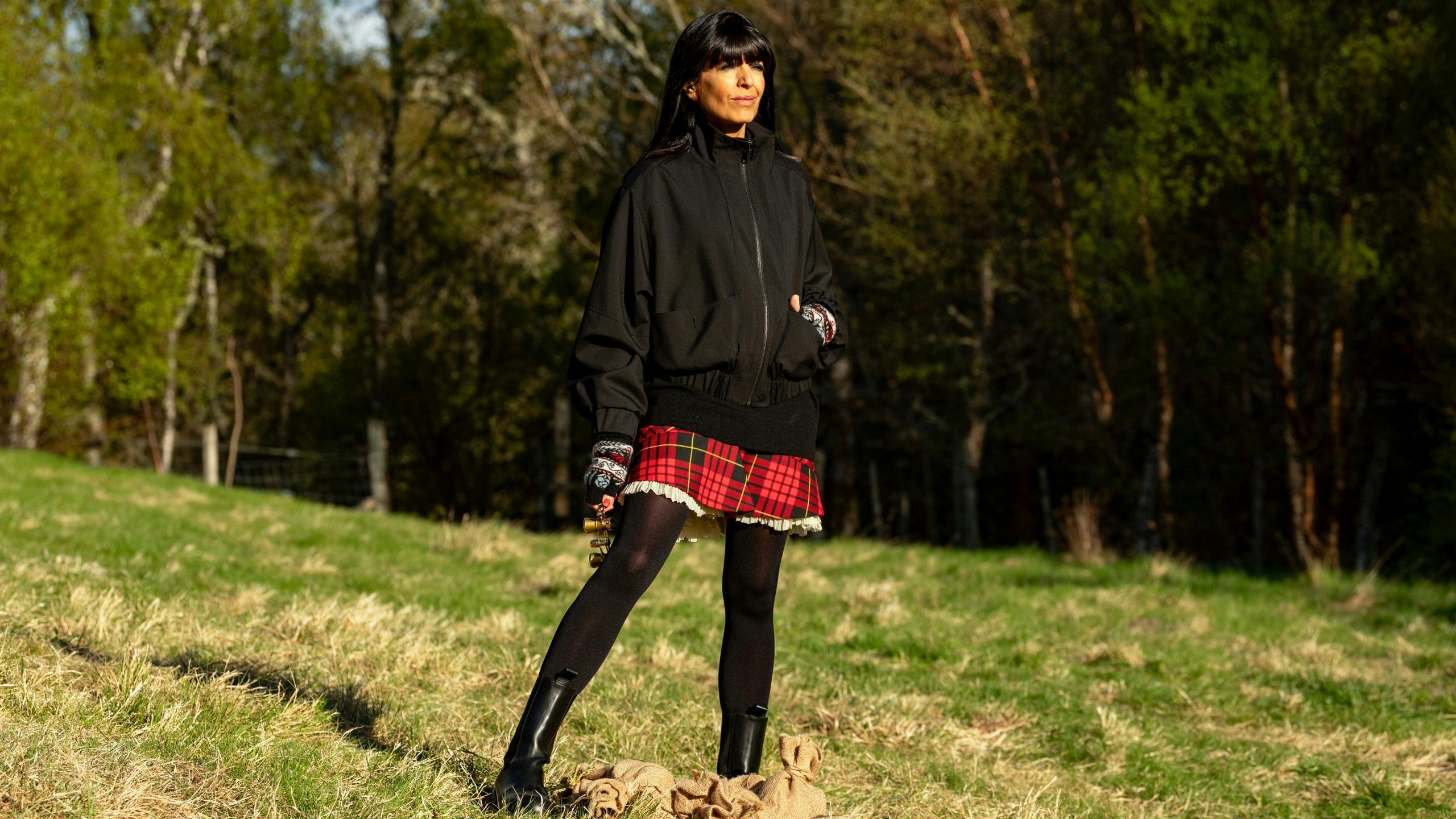 Gefunden: Claudia Winklemans exakter McQueen-Minirock aus „The Celebrity ...