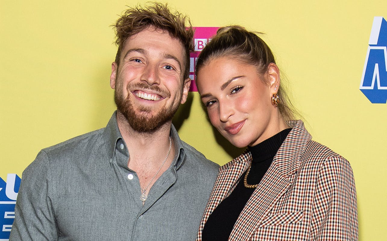 Who did Zara McDermott cheat on Sam Thompson with? Celebrity Heatworld picture photo