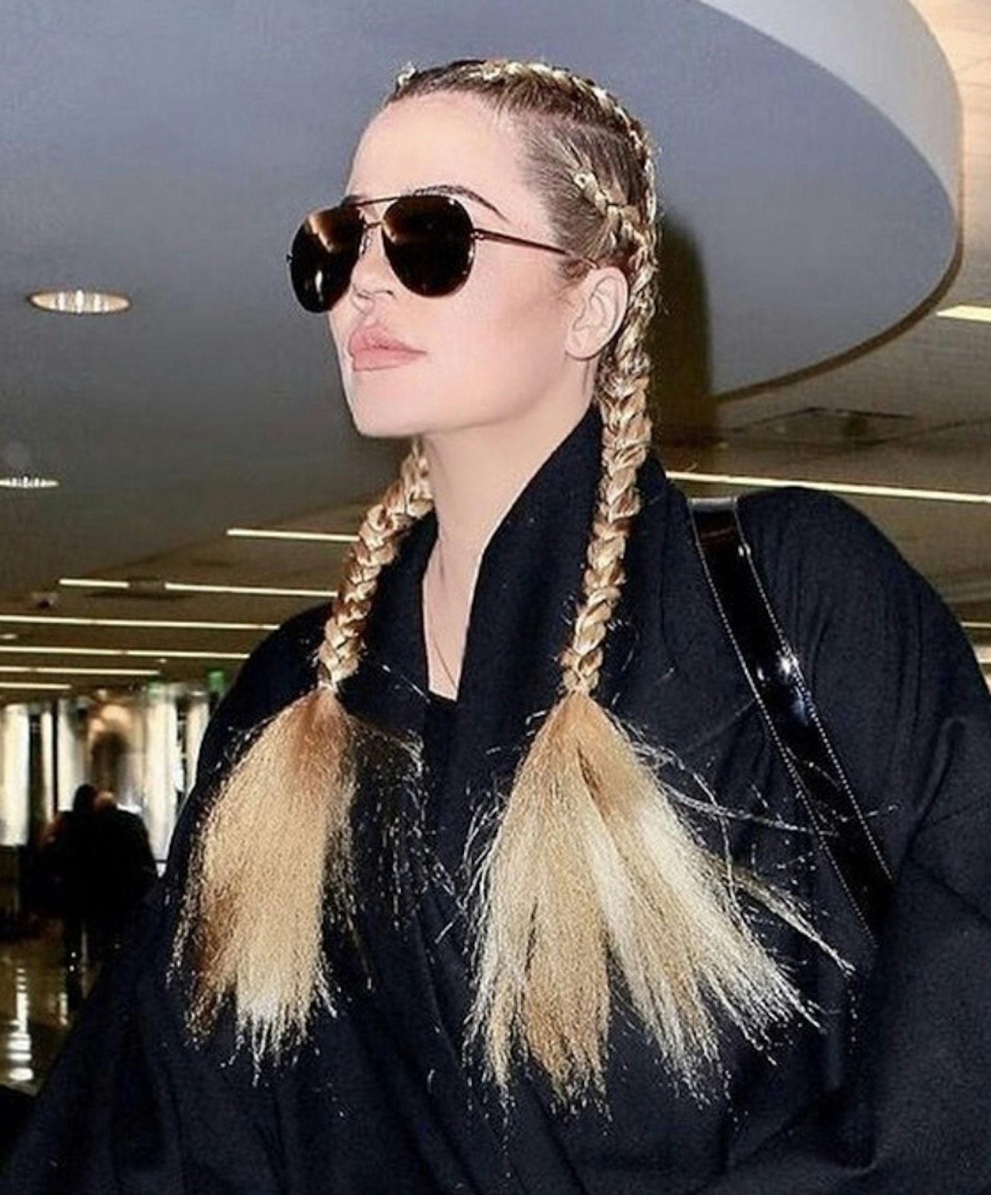 Khloé Kardashian hair 2017