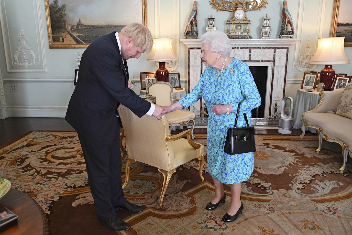 the queen boris johnson