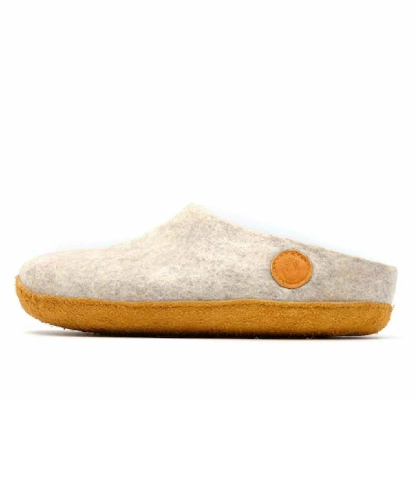 NAUSENI's luxury slippers