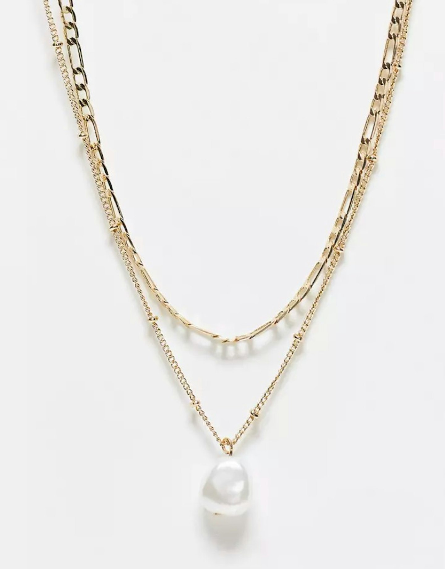 love-island-pearl-necklace 