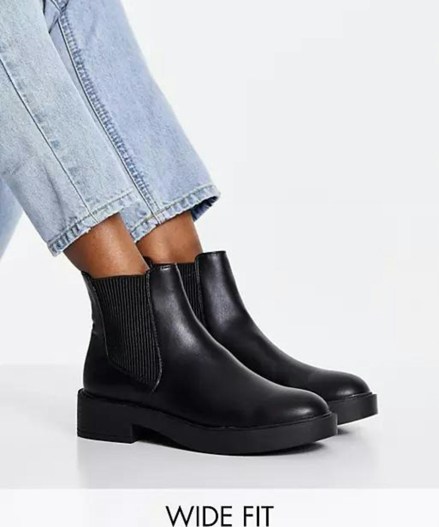 ASOS DESIGN Wide Fit Alford Chelsea Boots