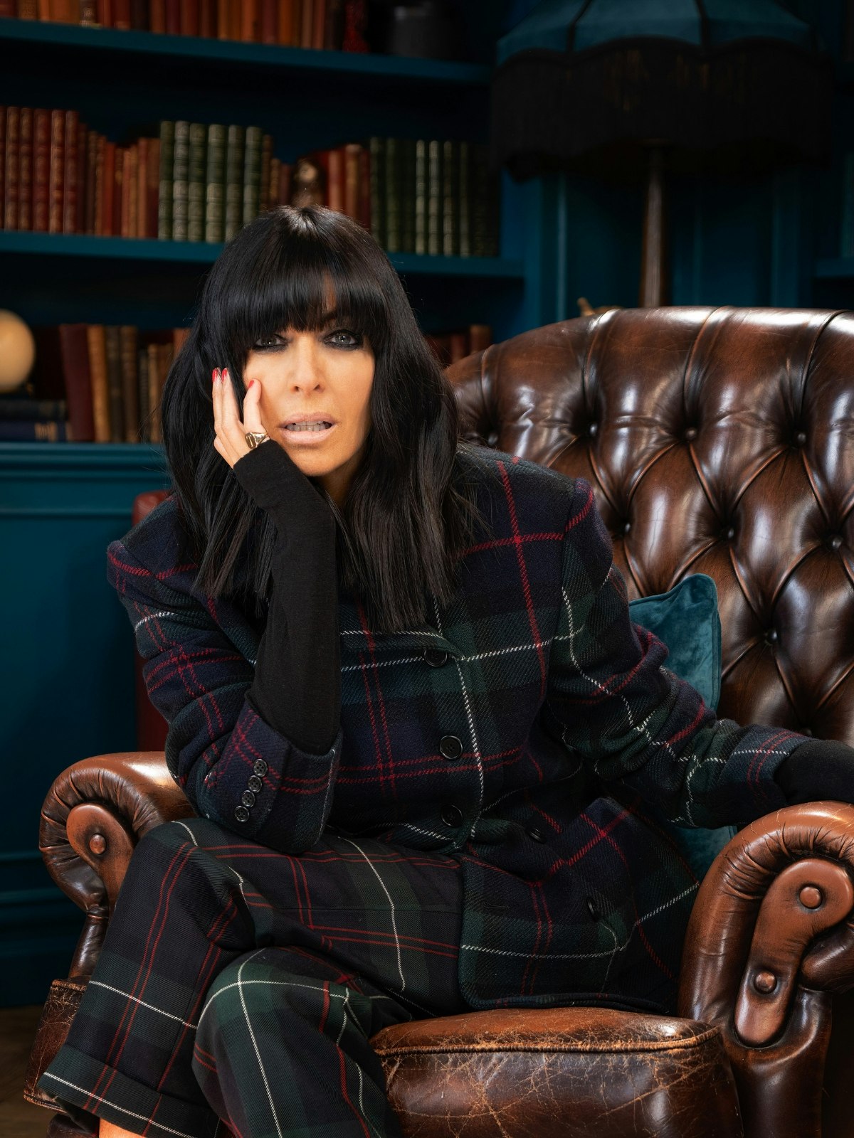 claudia-winkleman-the-traitors-outfits