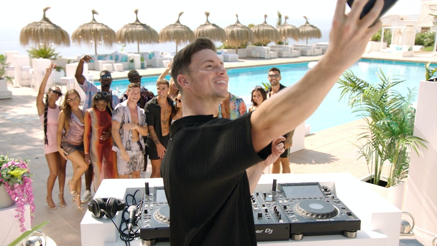 joel corry love island villa