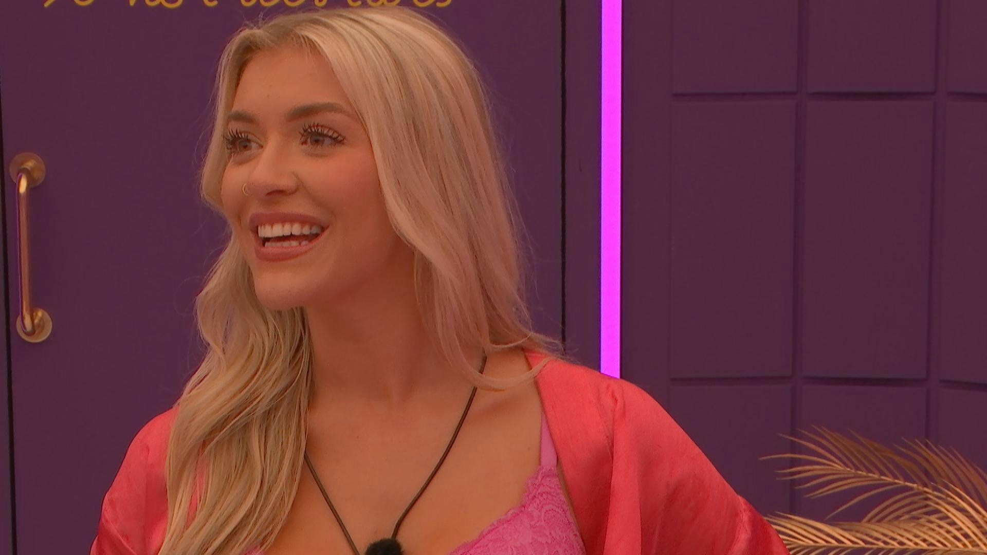 Molly Marsh in the Hideaway