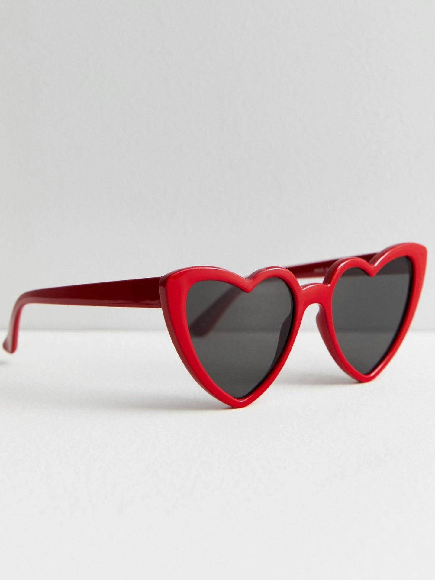 Red Heart Frame Sunglasses