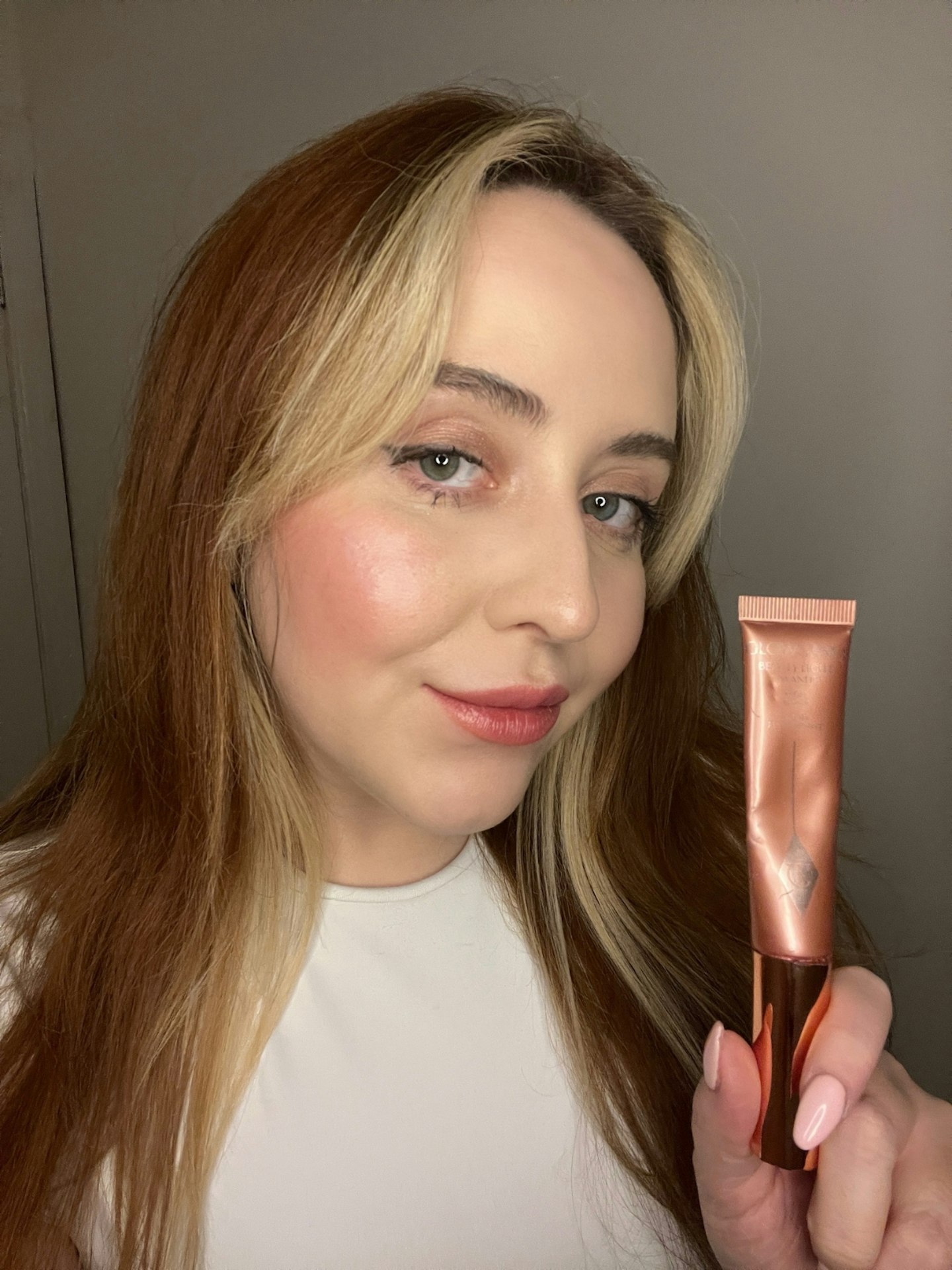 charlotte-tilbury-beauty-light-wand-review (2)