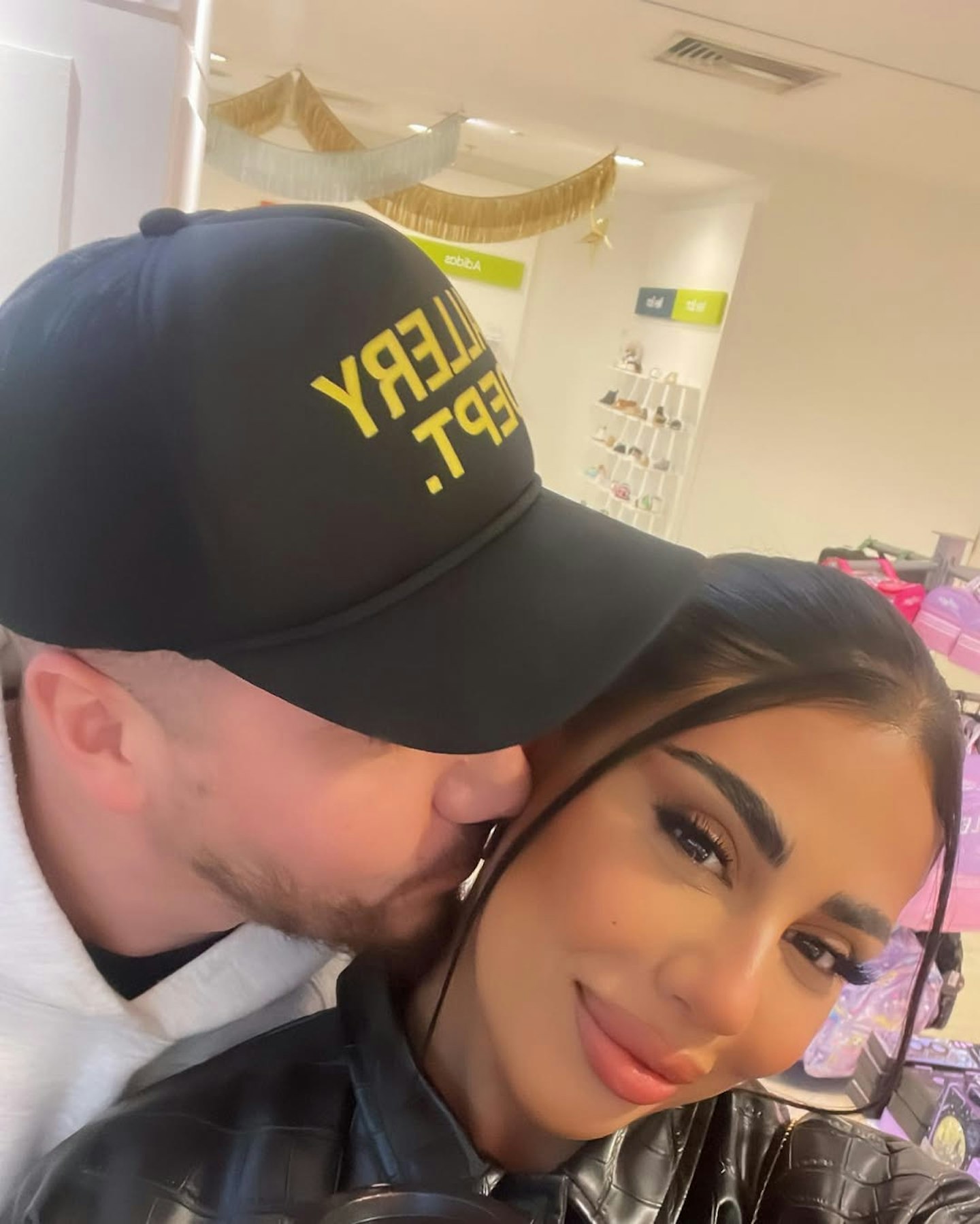 Who is Mandi Vakili's boyfriend, gingerbeard?