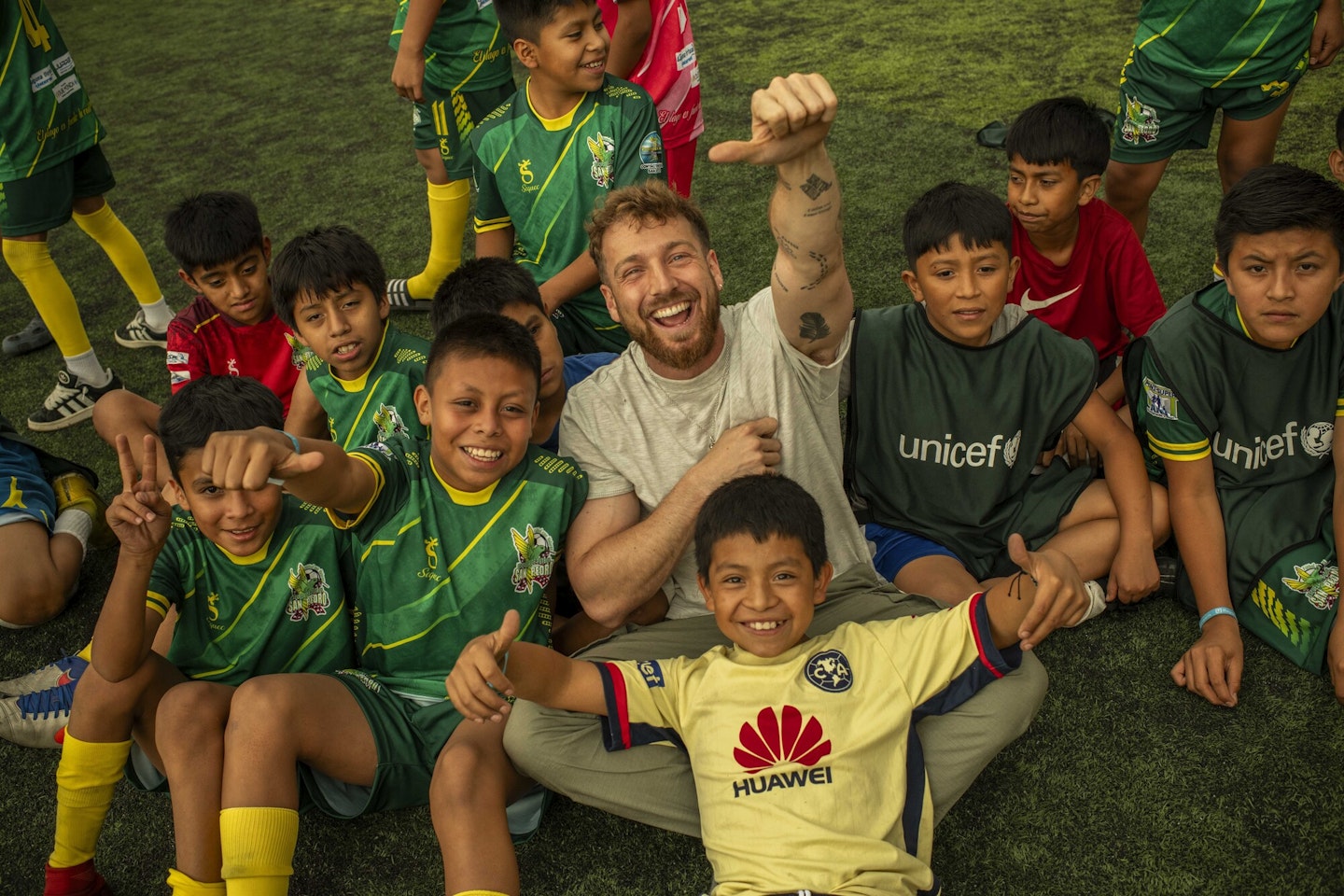 Sam Thompson met young footy fans in Guatemala