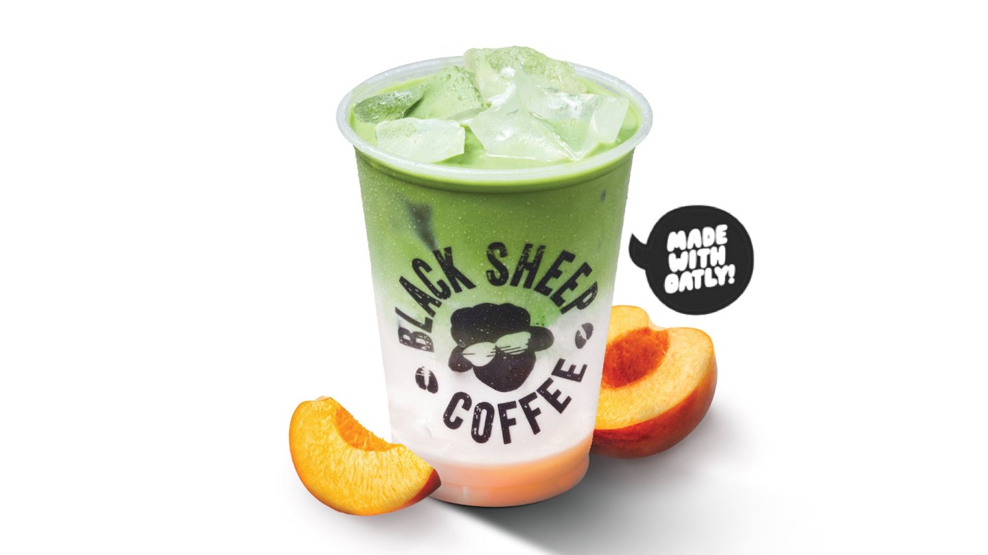 iced peach matcha latte