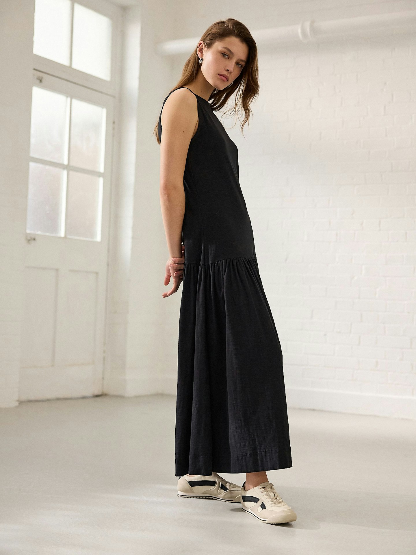BLACK SLEEVELESS DROP WAIST 100% COTTON CREW NECK MIDI DRESS