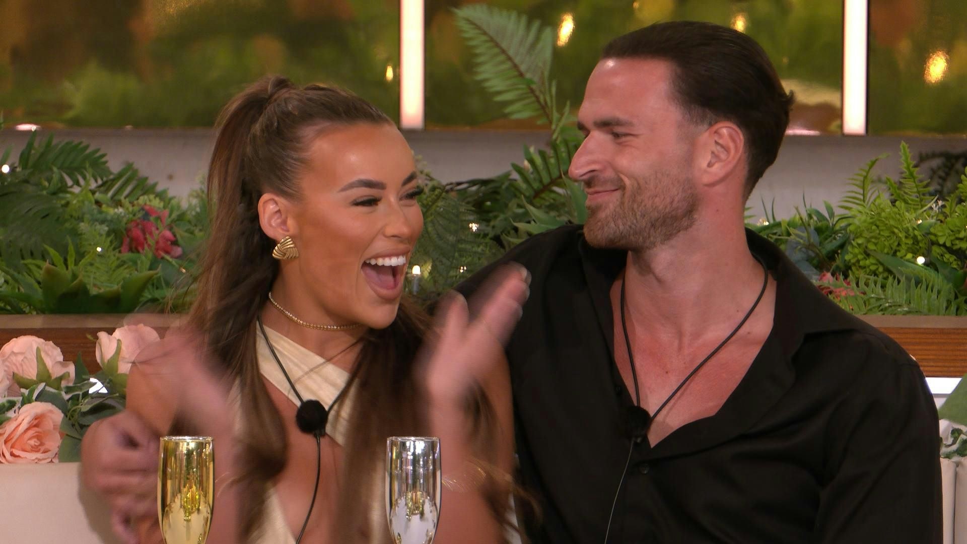 love island harriett blackmore and ronnie vint