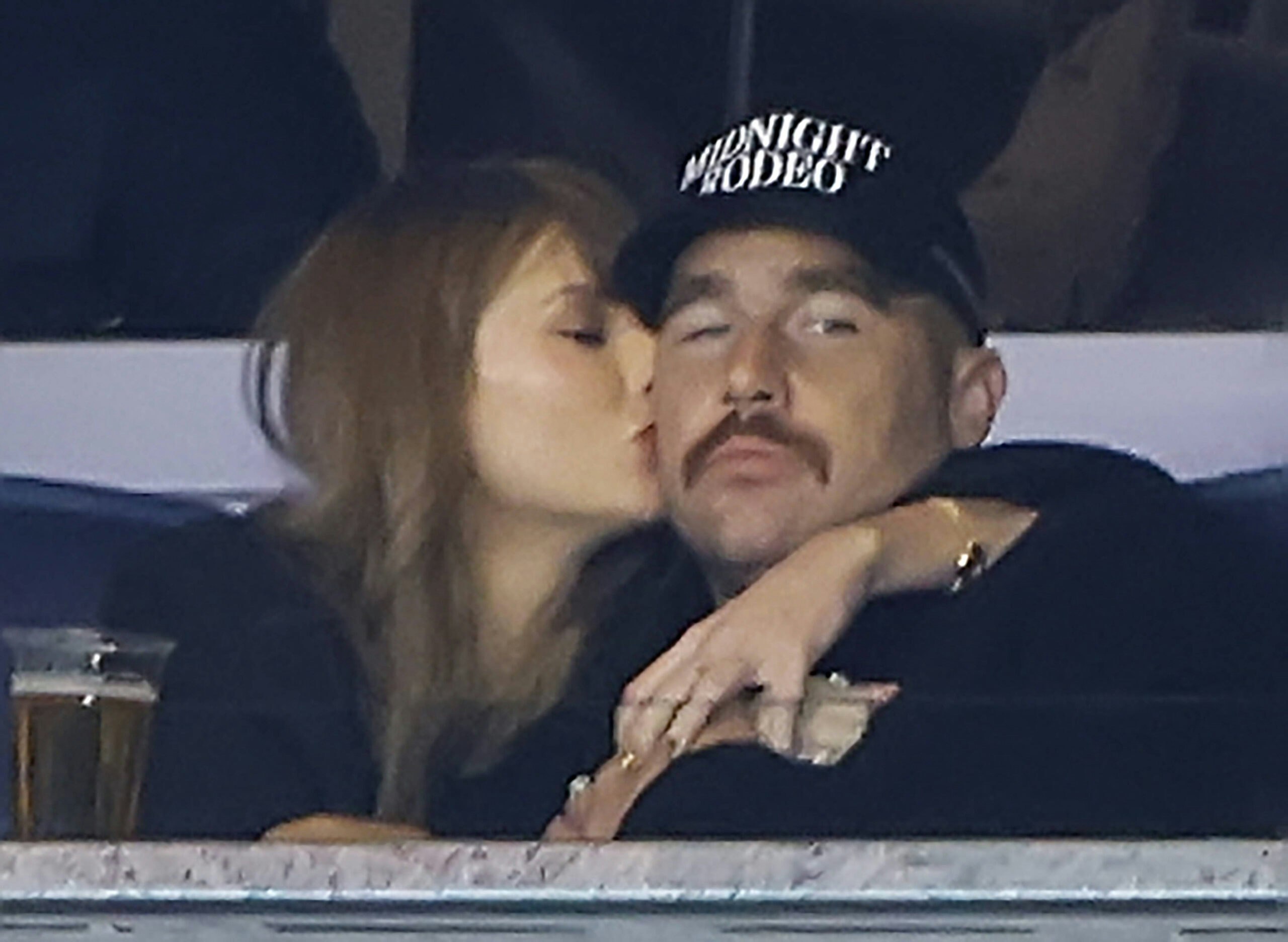 taylor swift and travis kelce