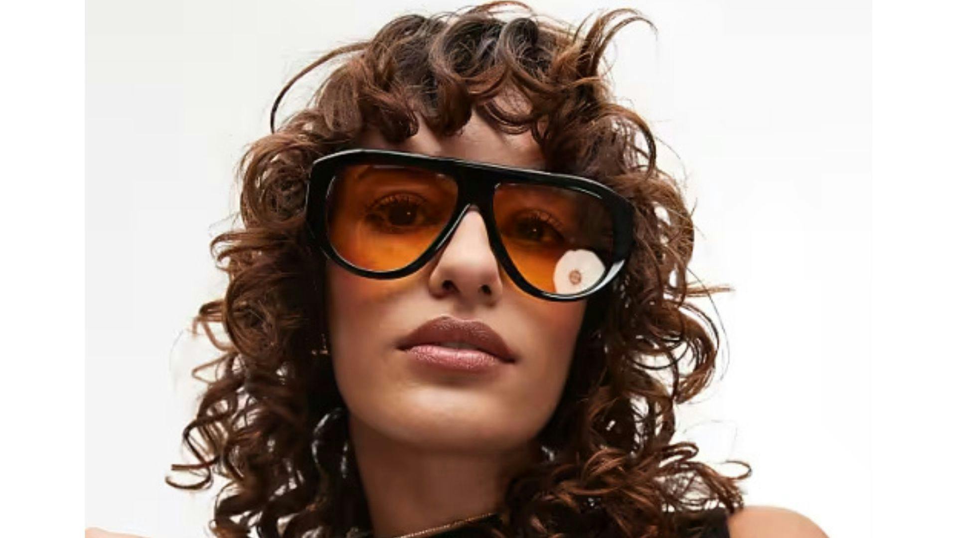 These sunglasses look like the designer classic...but at a  display picture 1