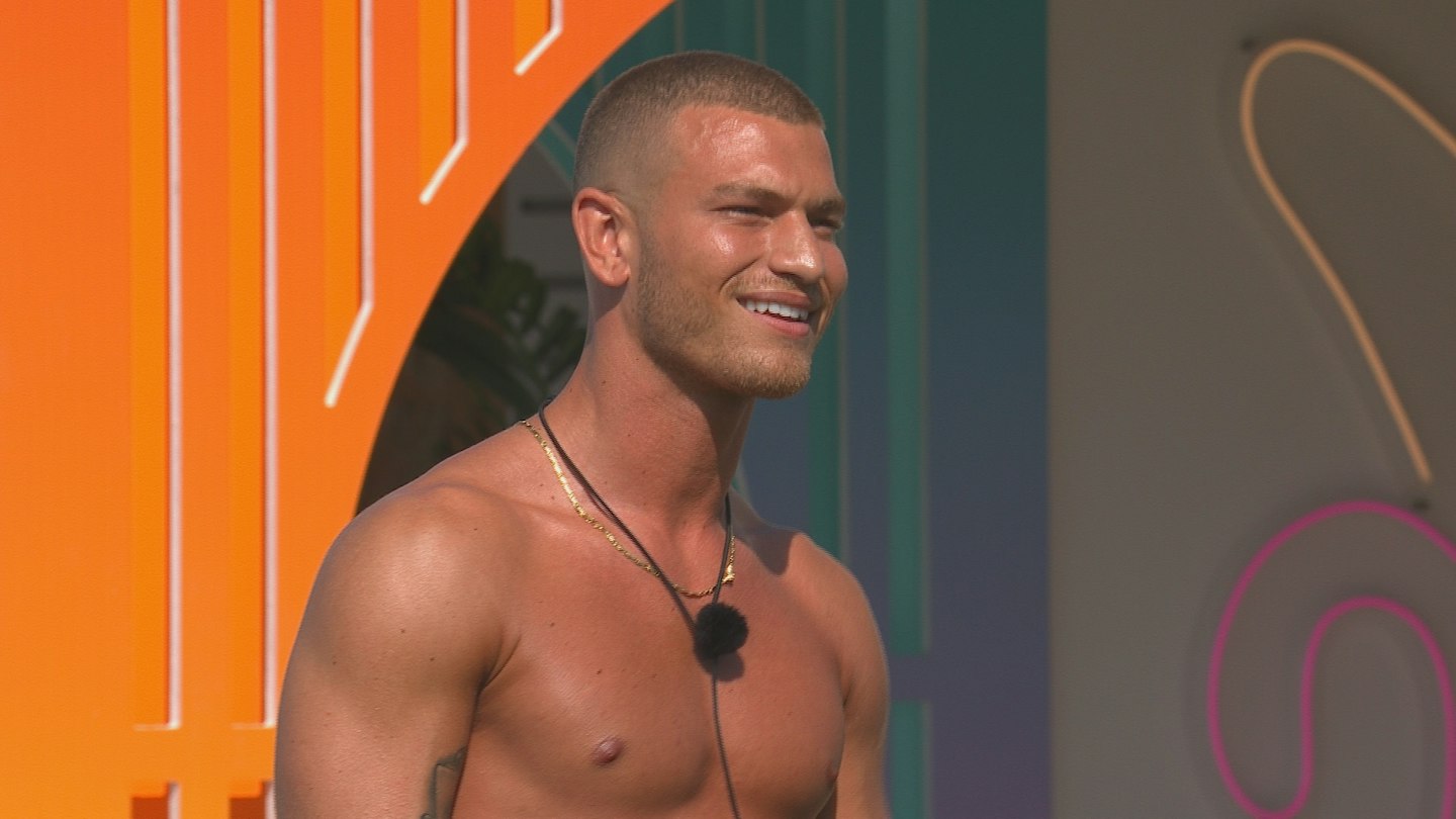 Love Island's Blu Chegini: his age, job, Instagram and return to the villa