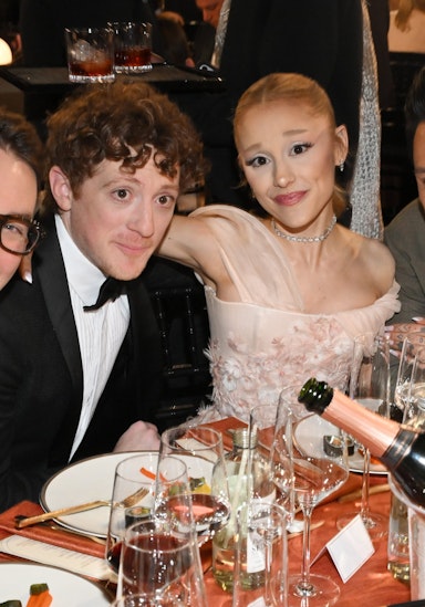アリアナ・グランデとイーサン・スレーター