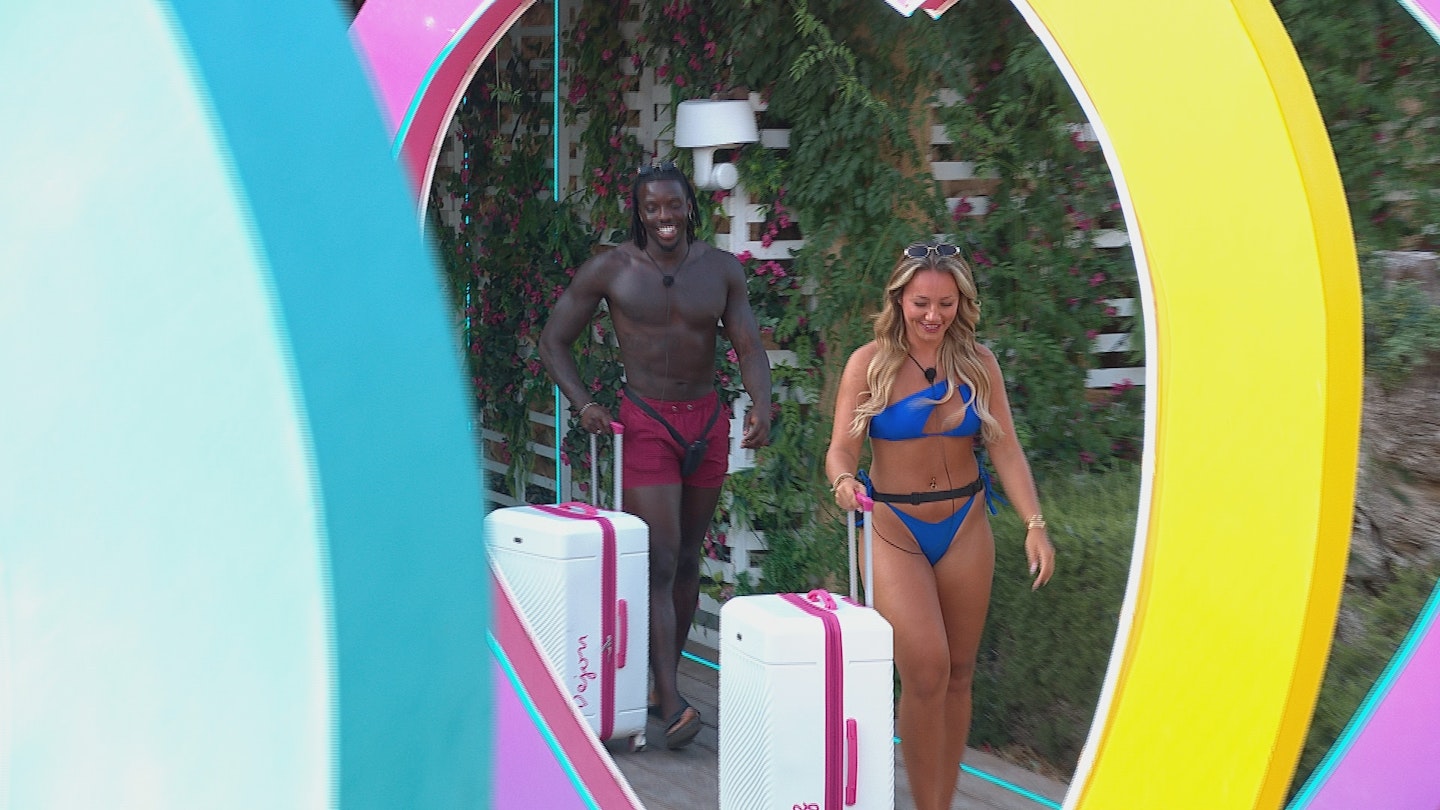 Dejon and Meg leave the villa