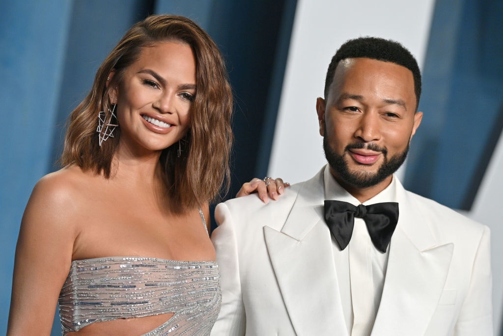 Chrissy Teigen and John Legend attend the 2022 Vanity Fair Oscar Party